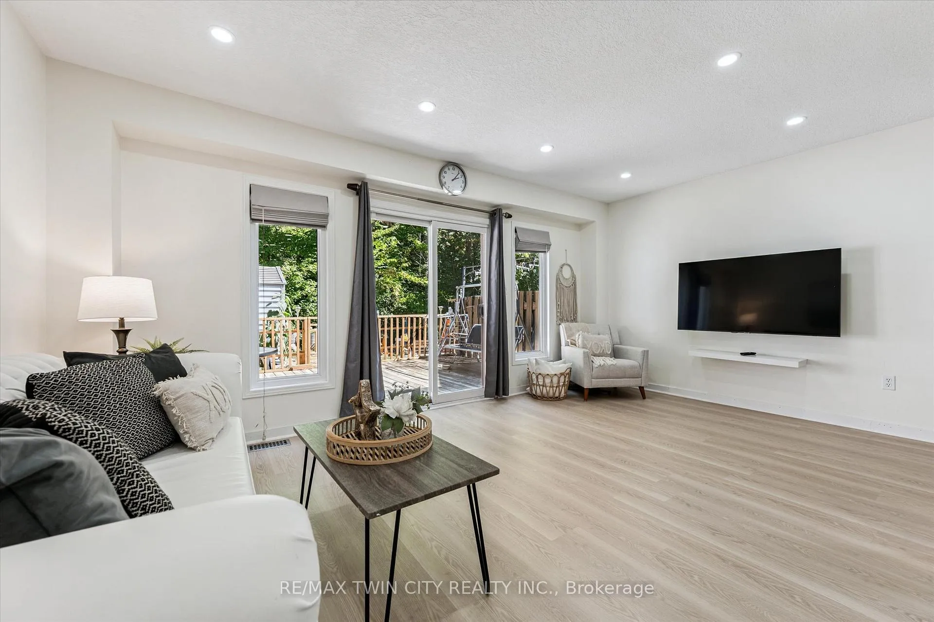 Photo 13 of Unit E29, 110 Activa Avenue, Kitchener — HOMEH