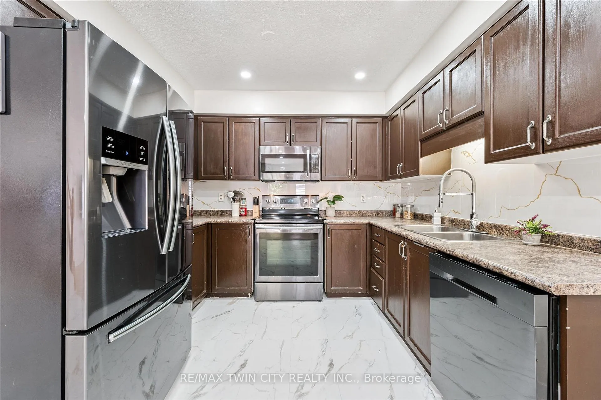 Photo 16 of Unit E29, 110 Activa Avenue, Kitchener — HOMEH