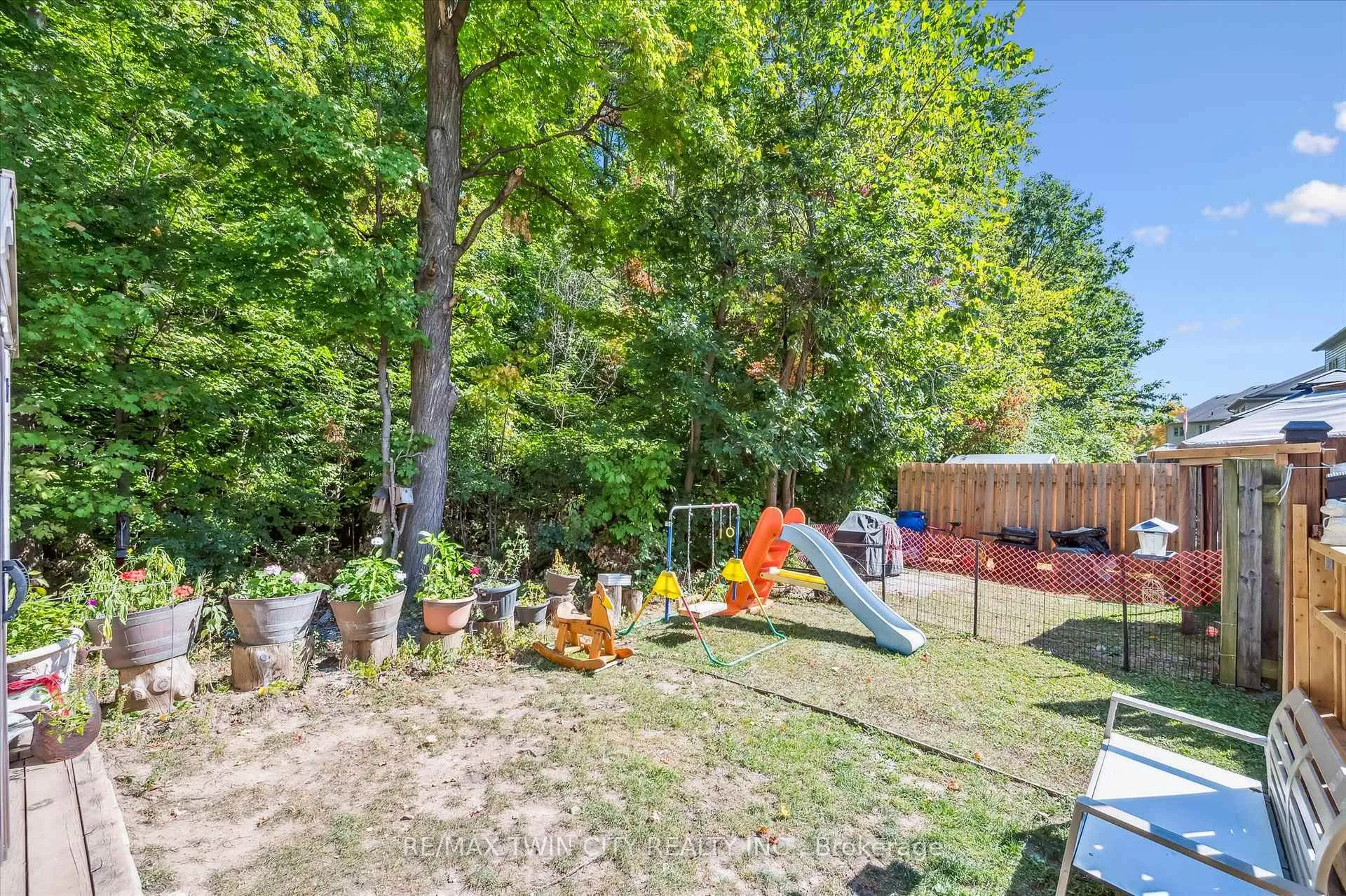 Photo 33 of Unit E29, 110 Activa Avenue, Kitchener — HOMEH