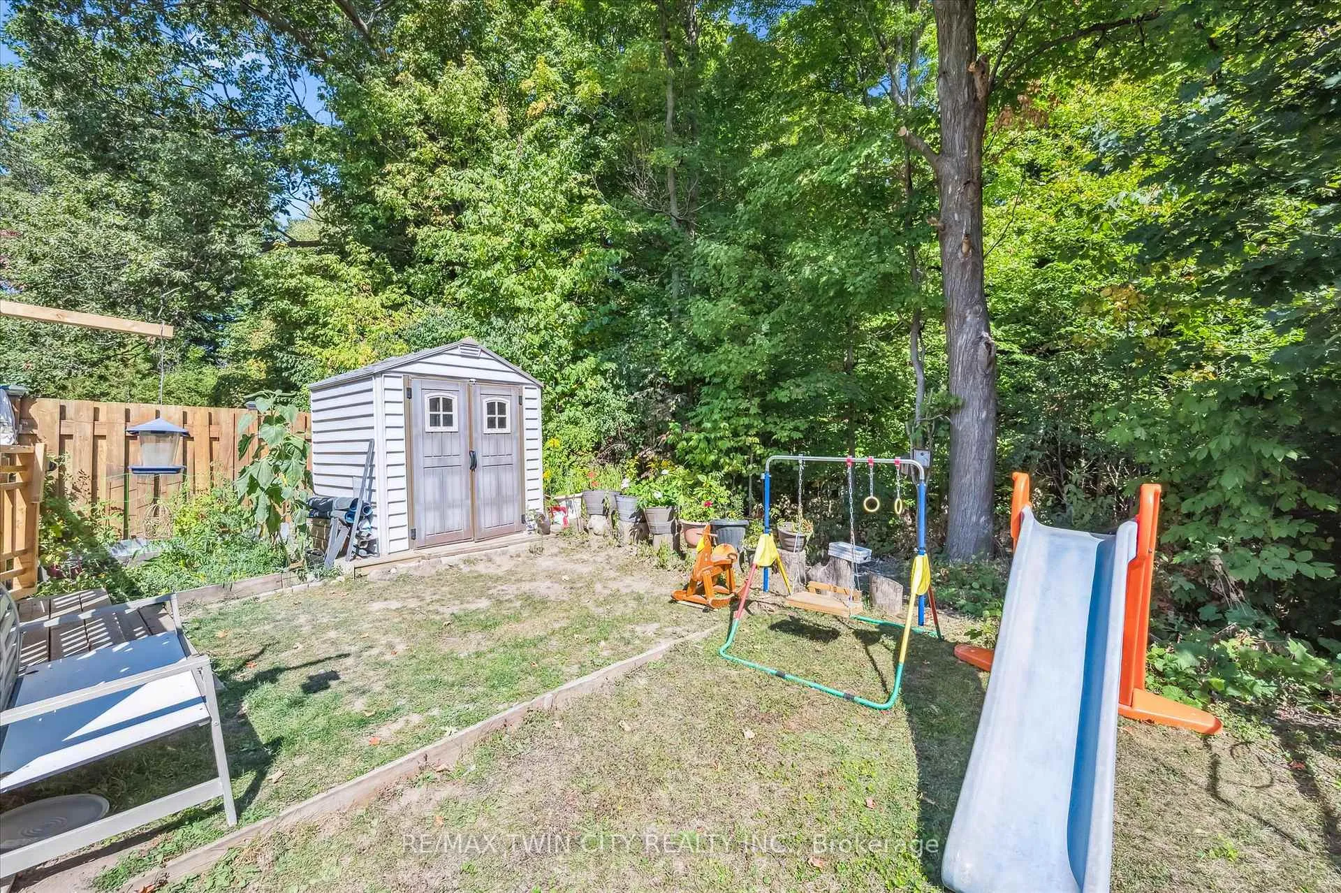 Photo 34 of Unit E29, 110 Activa Avenue, Kitchener — HOMEH