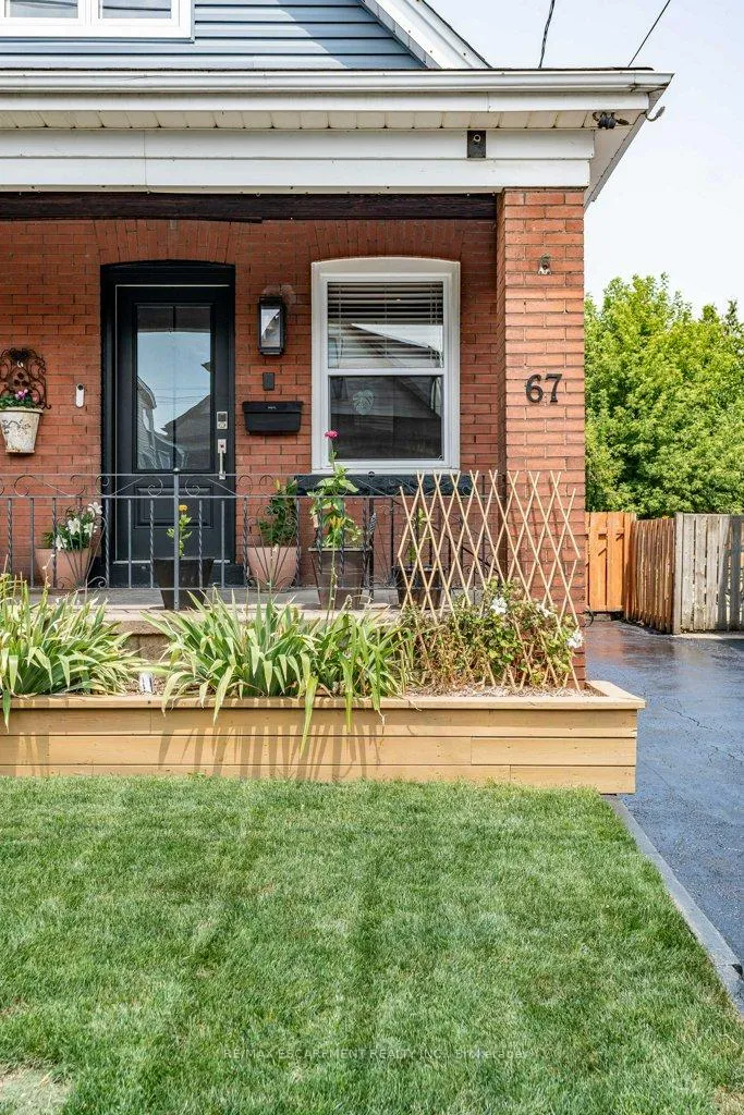 Photo 2 of 67 Mayflower Avenue, Hamilton, Crown Point — HOMEH