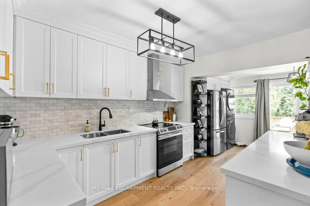 Photo 10 of 67 Mayflower Avenue, Hamilton, Crown Point — HOMEH