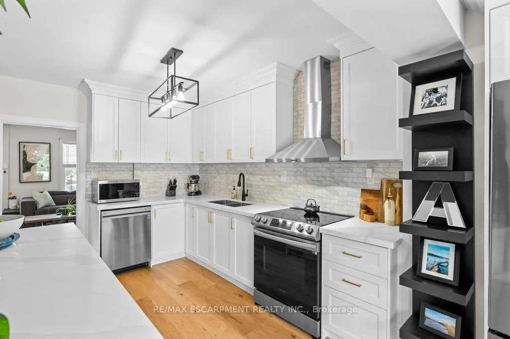 Photo 12 of 67 Mayflower Avenue, Hamilton, Crown Point — HOMEH