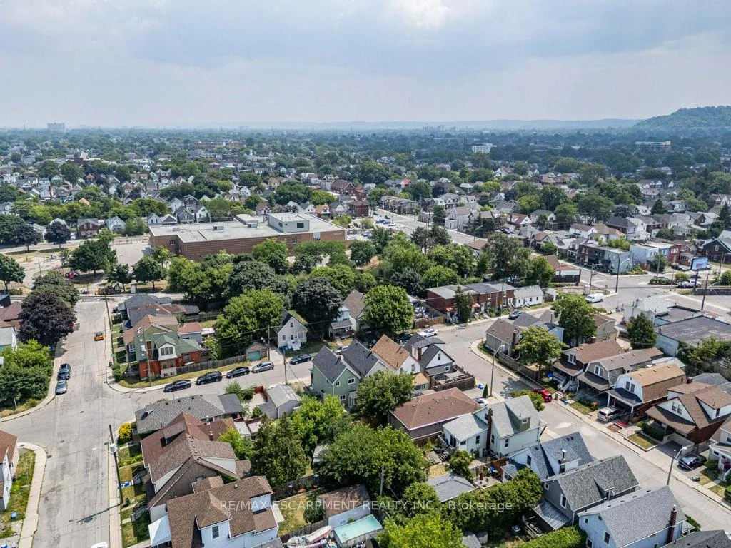 Photo 46 of 67 Mayflower Avenue, Hamilton, Crown Point — HOMEH