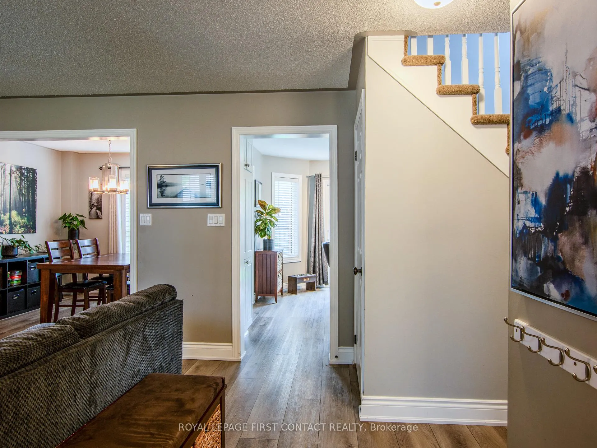 Photo 6 of 65 Gore Drive, Barrie, Ardagh — HOMEH