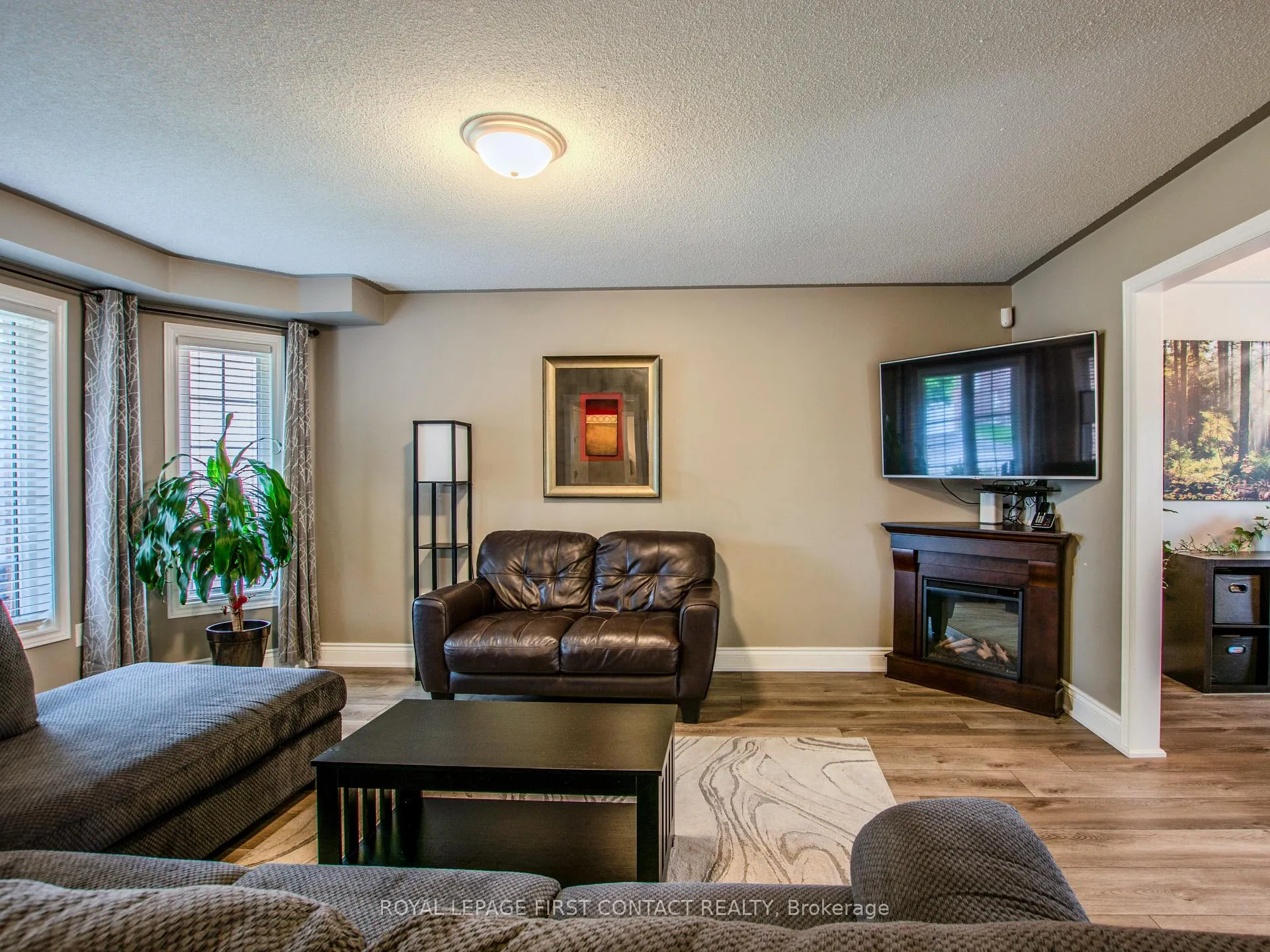 Photo 7 of 65 Gore Drive, Barrie, Ardagh — HOMEH