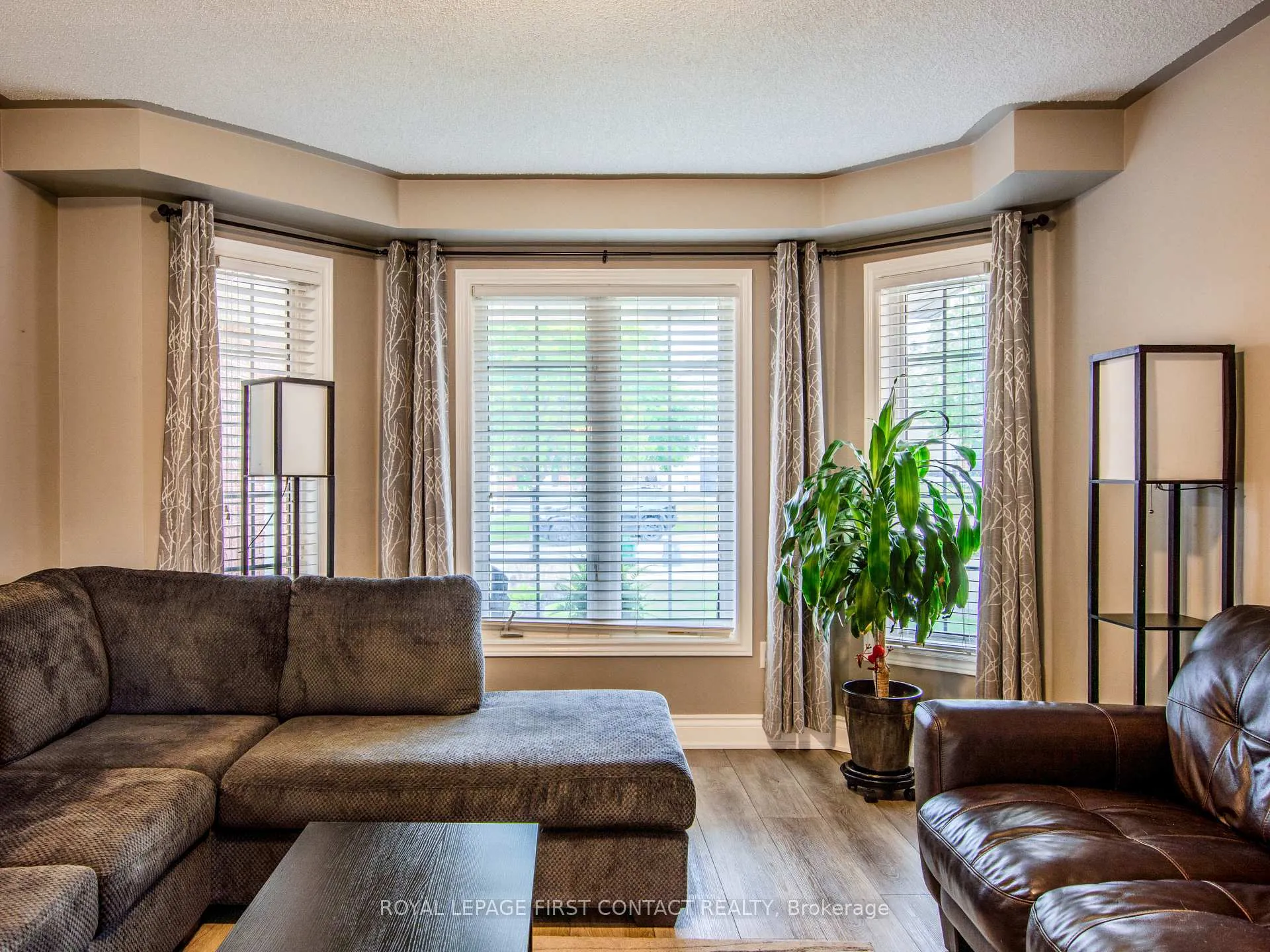 Photo 8 of 65 Gore Drive, Barrie, Ardagh — HOMEH