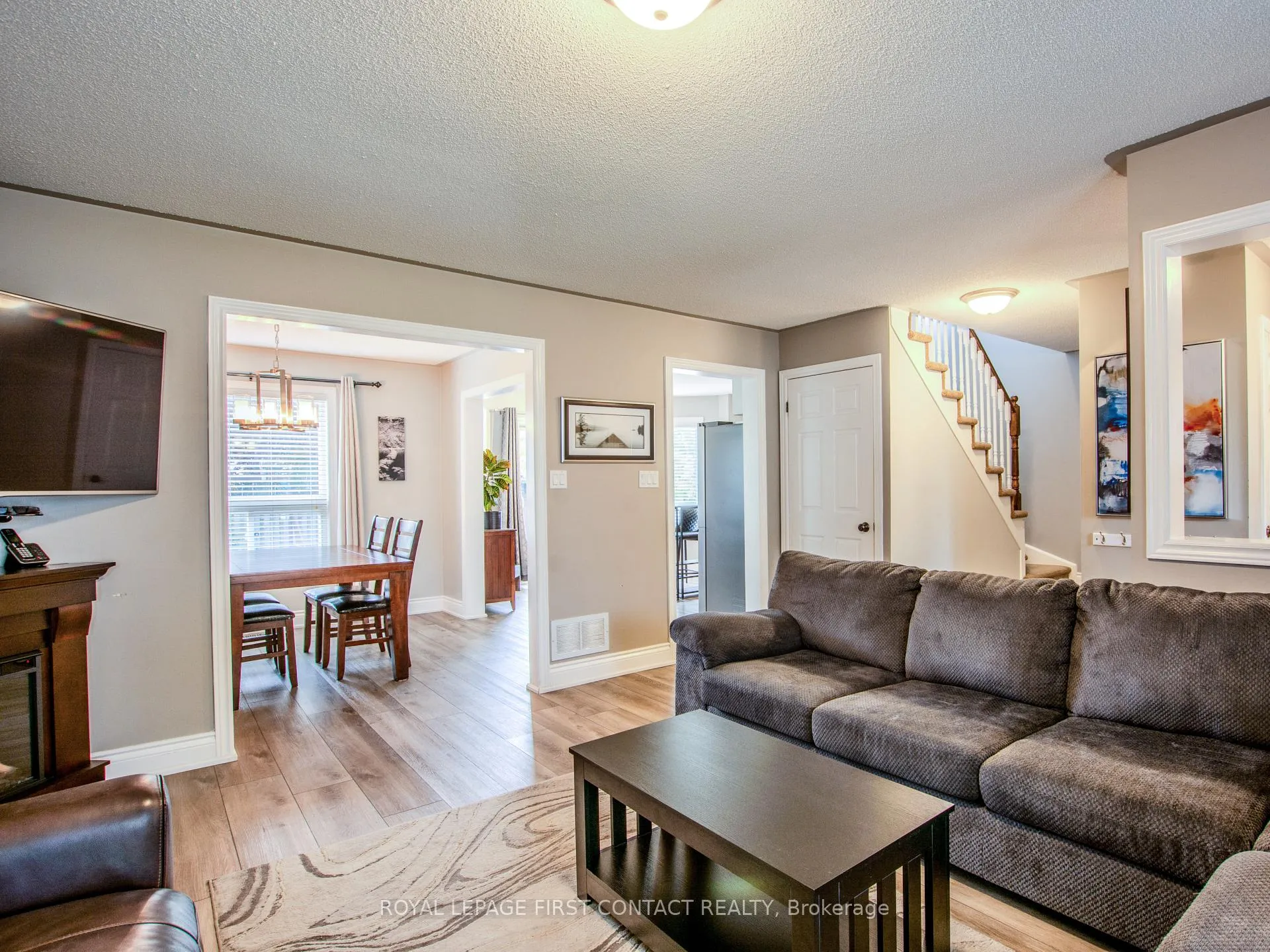 Photo 9 of 65 Gore Drive, Barrie, Ardagh — HOMEH
