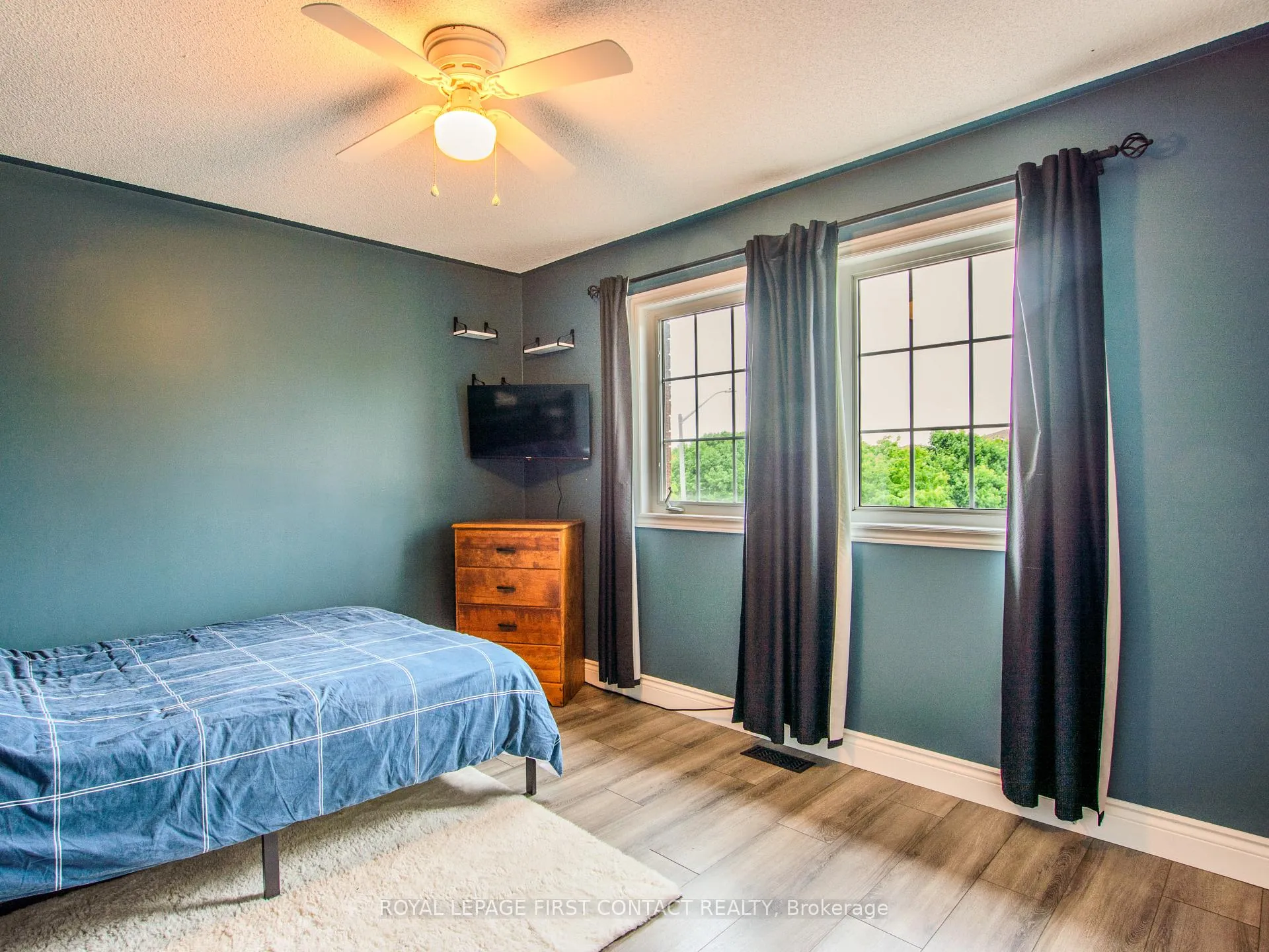 Photo 21 of 65 Gore Drive, Barrie, Ardagh — HOMEH