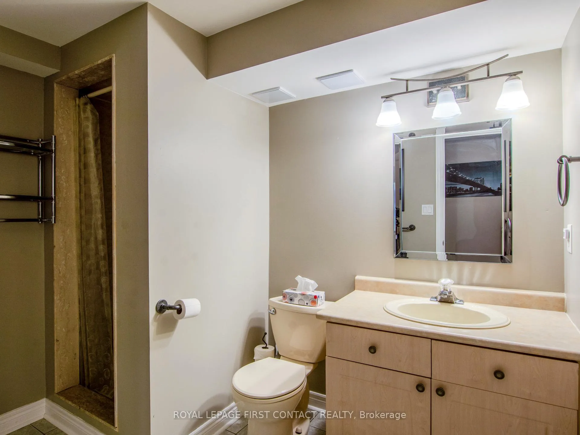 Photo 30 of 65 Gore Drive, Barrie, Ardagh — HOMEH