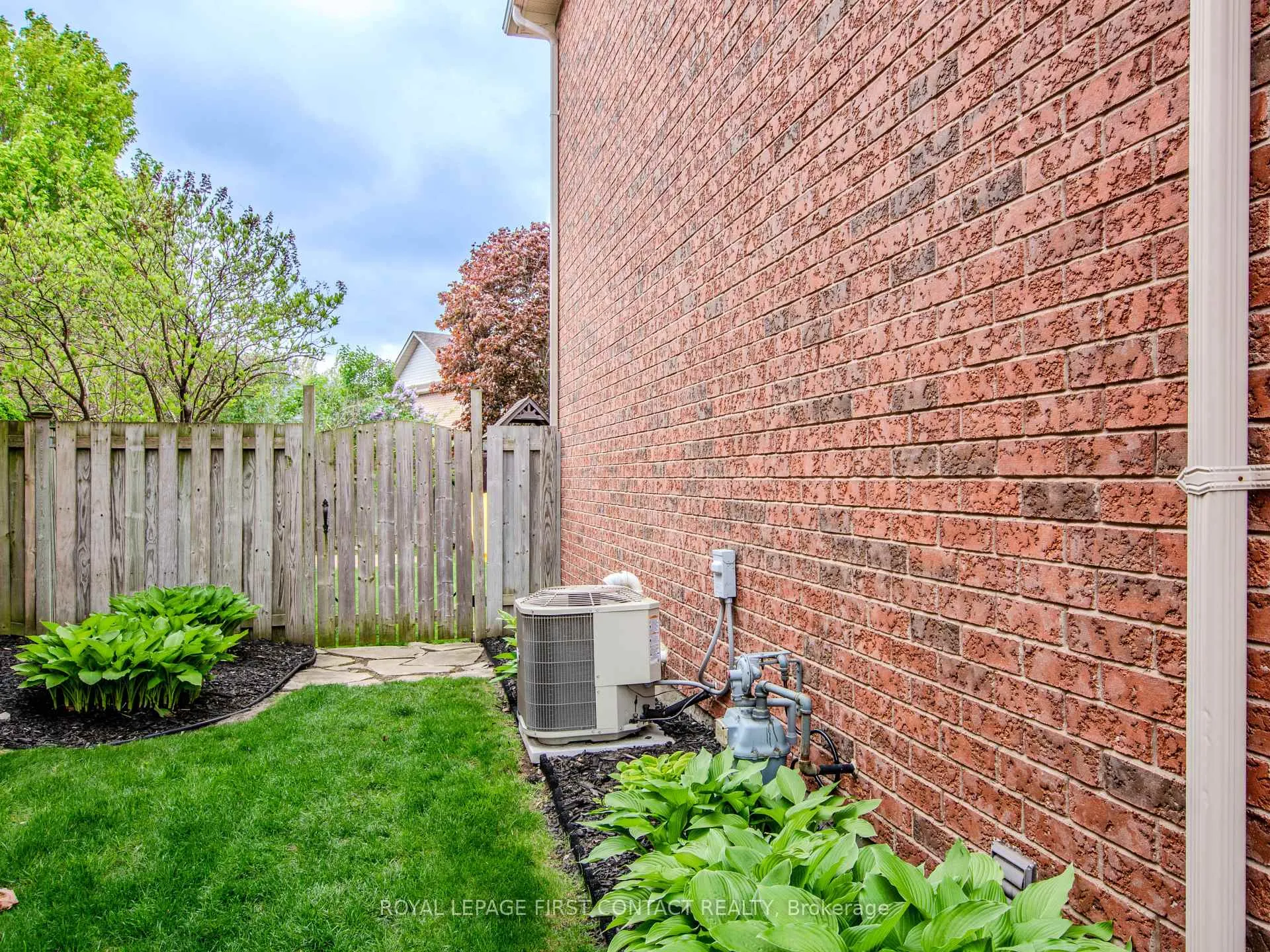 Photo 37 of 65 Gore Drive, Barrie, Ardagh — HOMEH