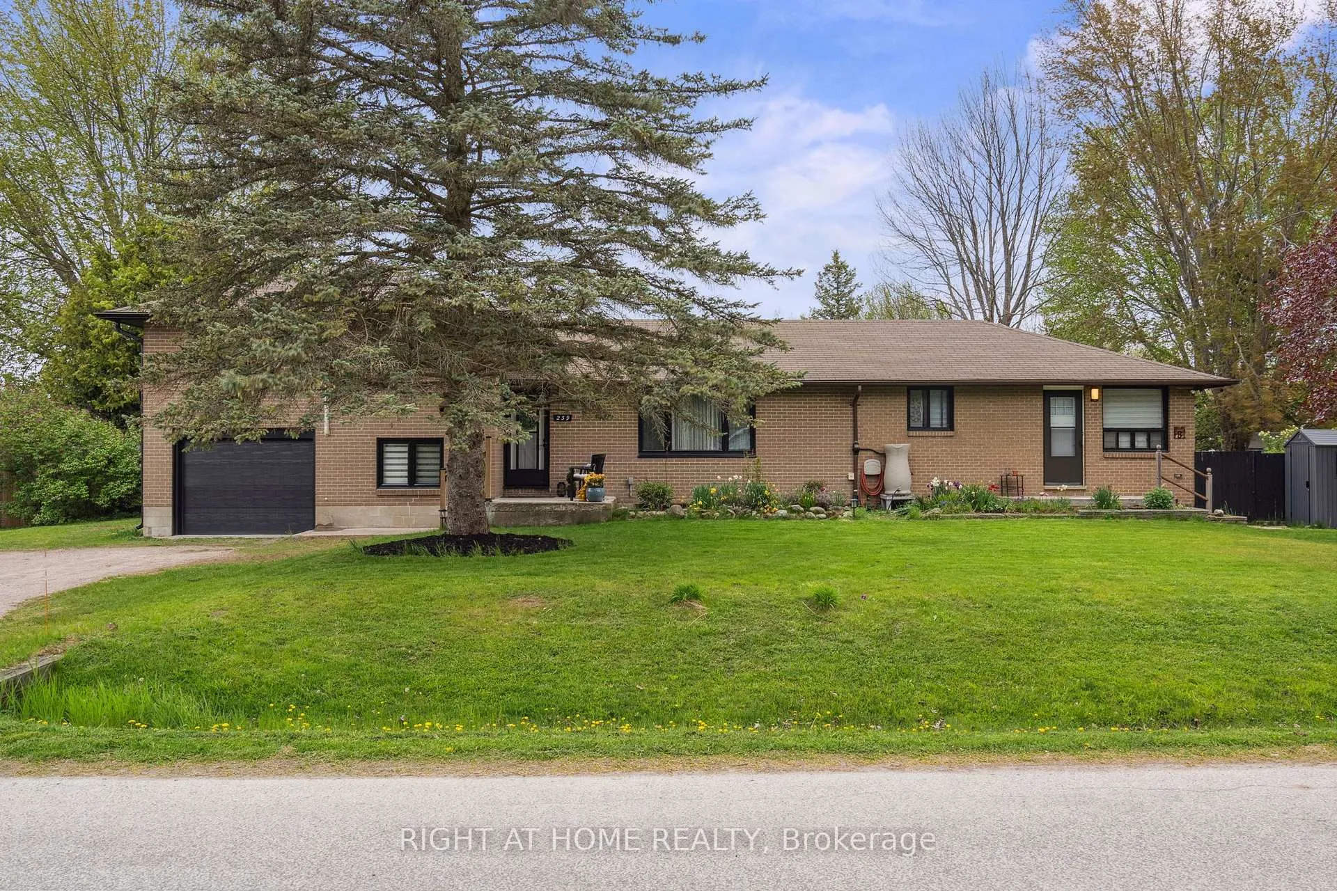 Photo 2 of 239 Cindy Lane, Essa, Angus — HOMEH