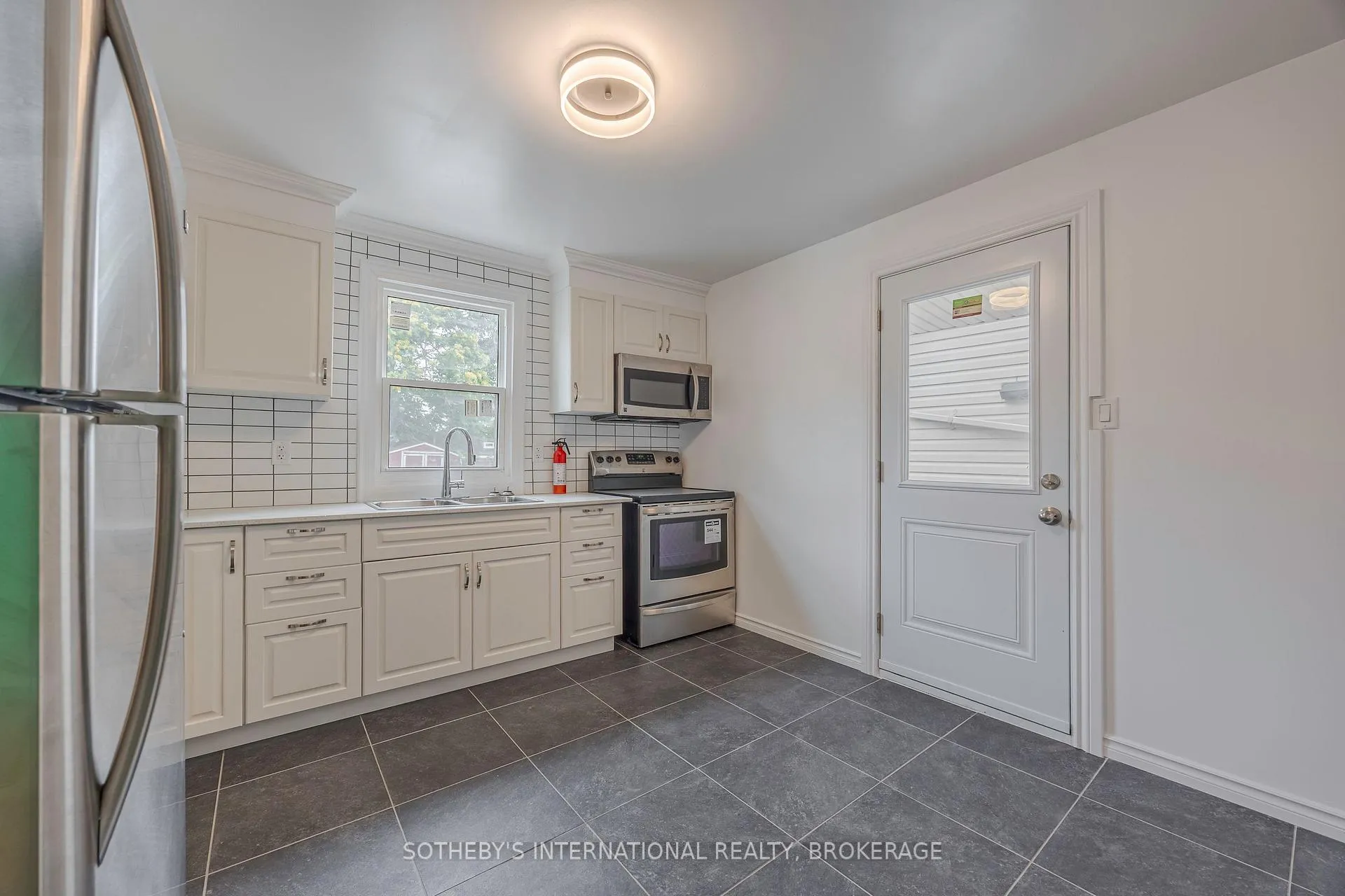Photo 7 of 81 Clinton Street, Hamilton, Stipley — HOMEH