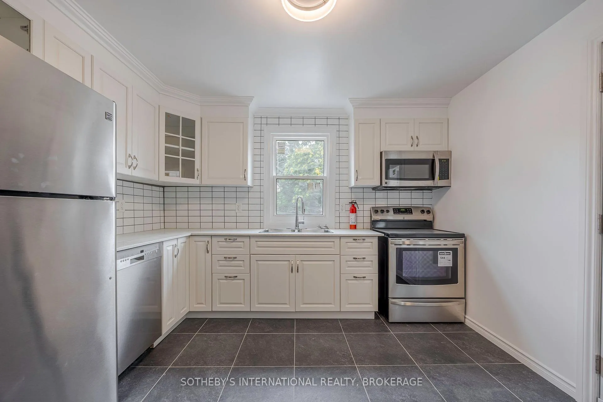 Photo 8 of 81 Clinton Street, Hamilton, Stipley — HOMEH