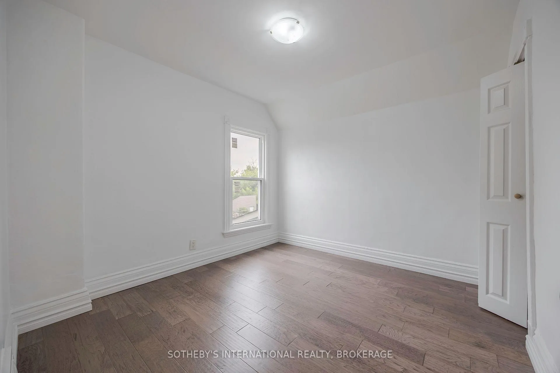 Photo 11 of 81 Clinton Street, Hamilton, Stipley — HOMEH
