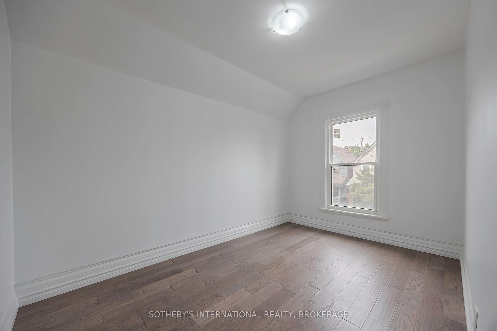 Photo 13 of 81 Clinton Street, Hamilton, Stipley — HOMEH