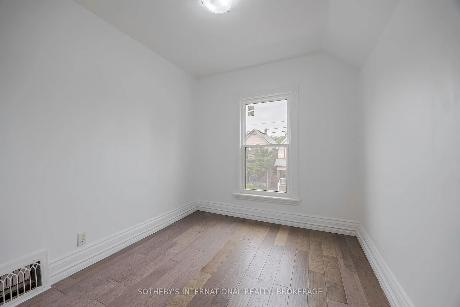 Photo 15 of 81 Clinton Street, Hamilton, Stipley — HOMEH