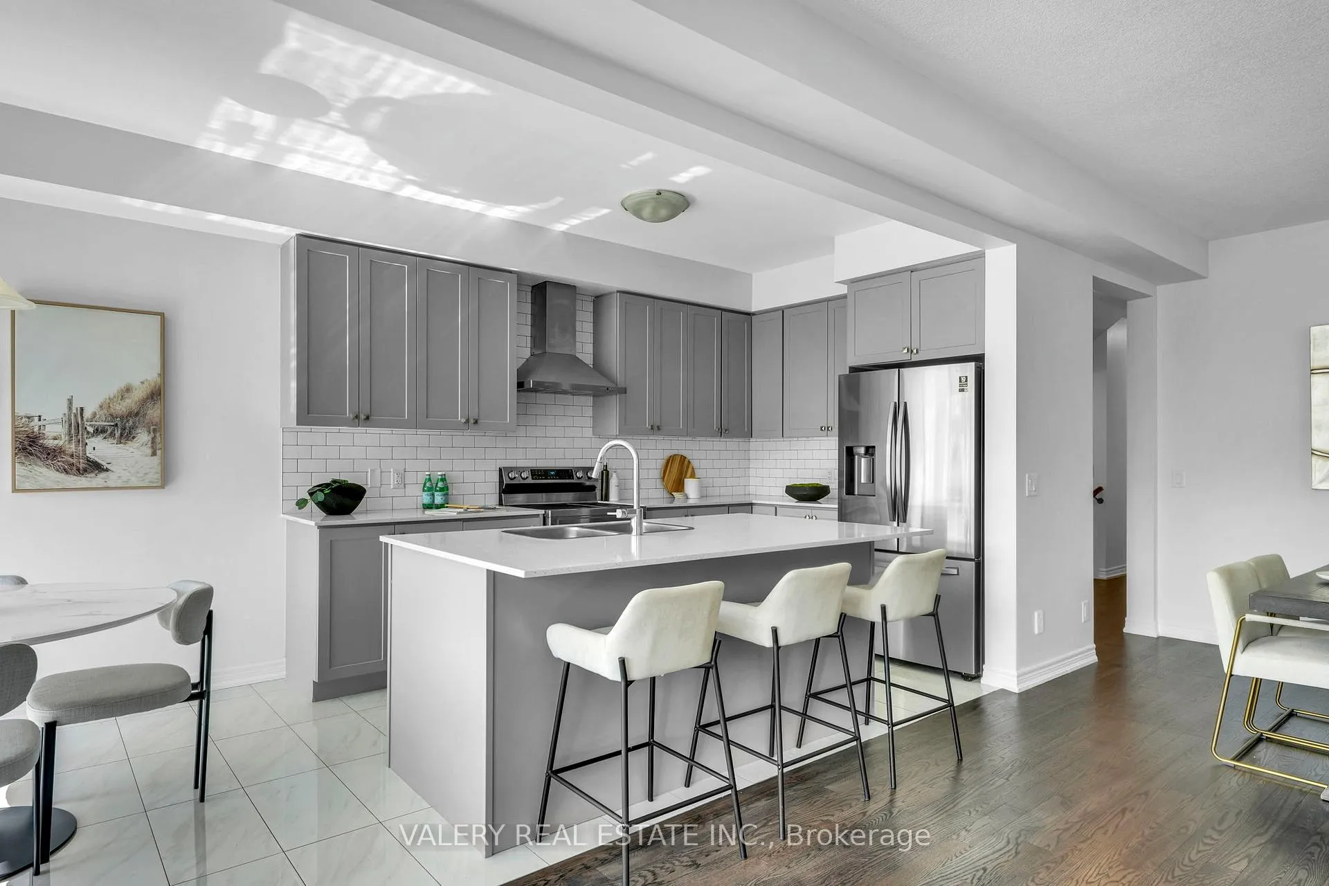 Photo 11 of 14 Grassbourne Avenue, Kitchener — HOMEH