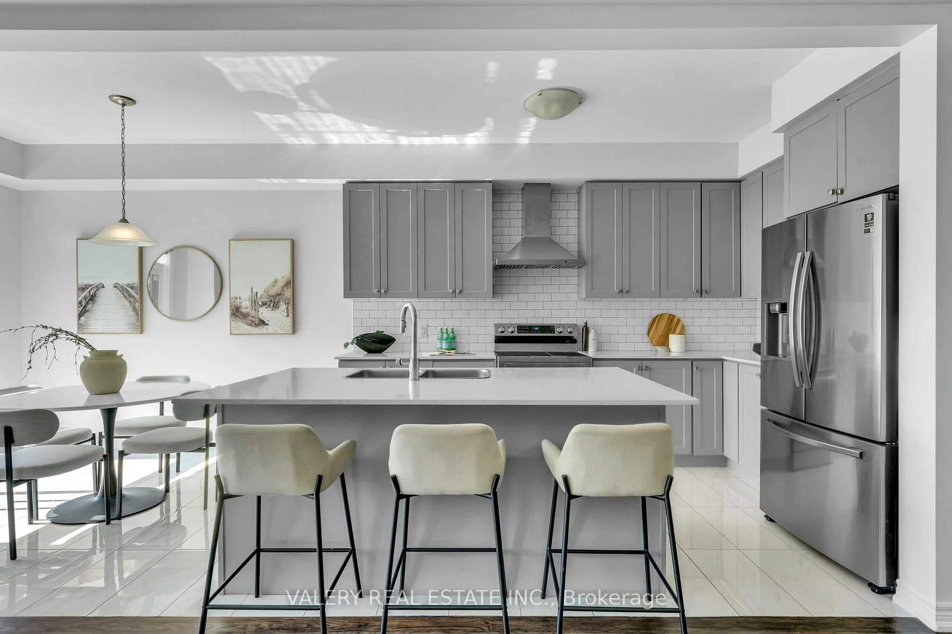 Photo 12 of 14 Grassbourne Avenue, Kitchener — HOMEH