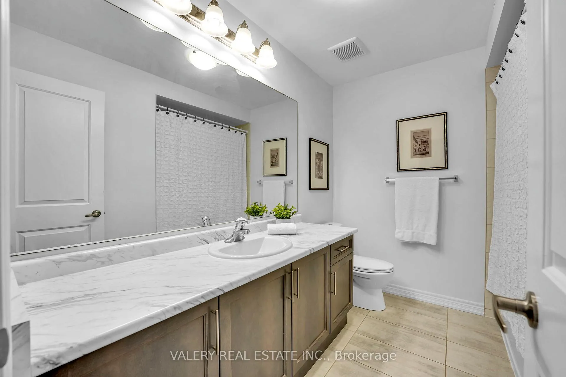 Photo 20 of 14 Grassbourne Avenue, Kitchener — HOMEH