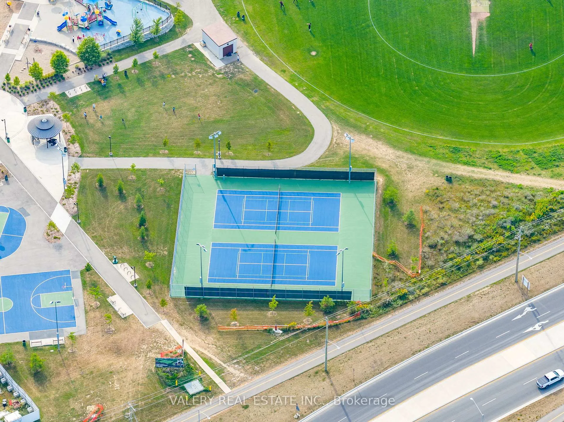 Photo 36 of 14 Grassbourne Avenue, Kitchener — HOMEH