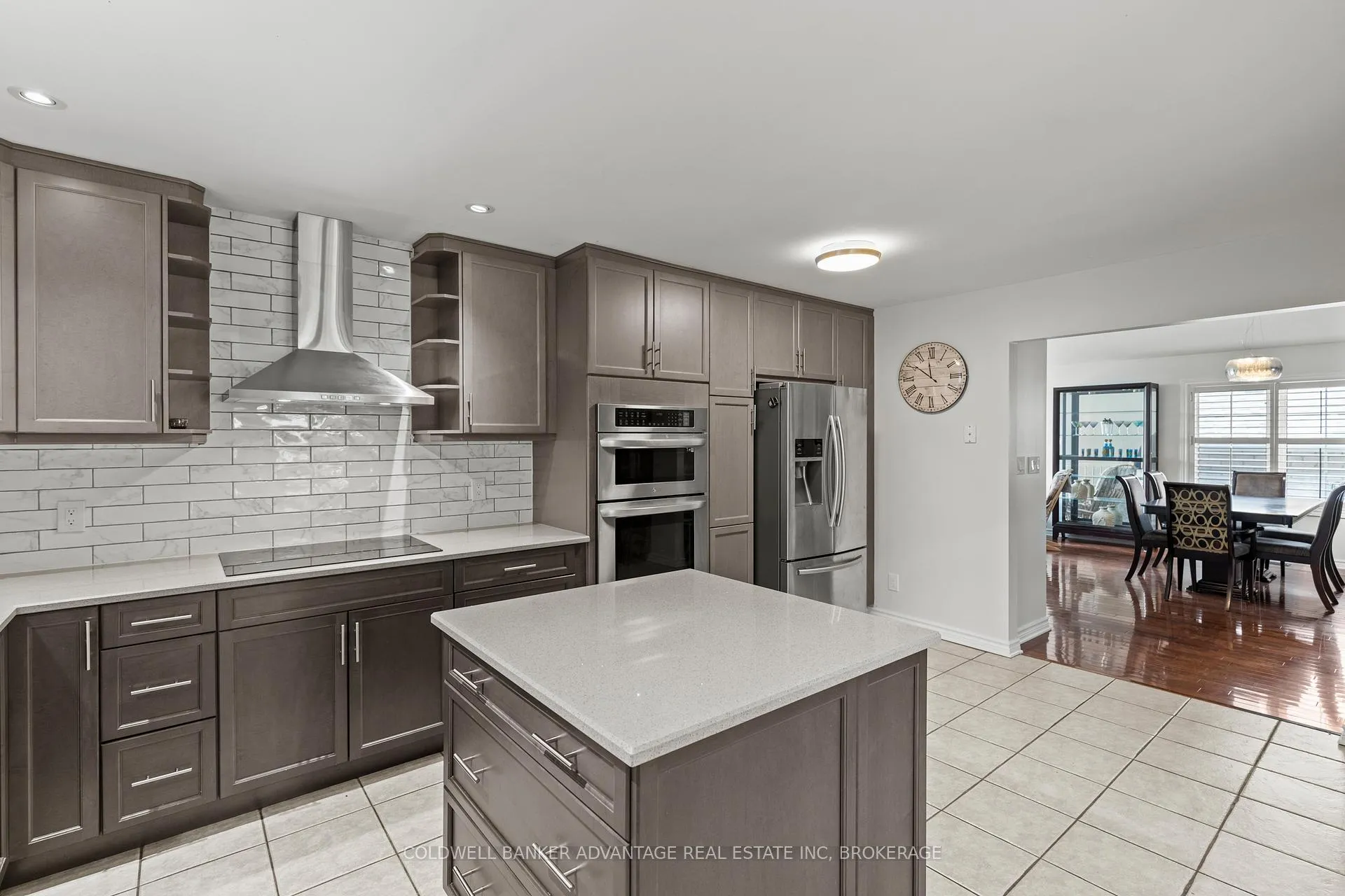 Photo 8 of 8097 Woodsview Crescent, Niagara Falls, Ascot — HOMEH