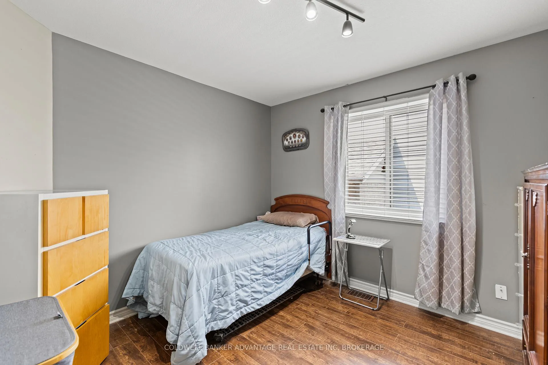 Photo 12 of 8097 Woodsview Crescent, Niagara Falls, Ascot — HOMEH