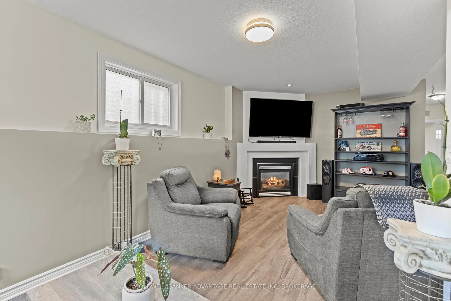 Photo 15 of 8097 Woodsview Crescent, Niagara Falls, Ascot — HOMEH