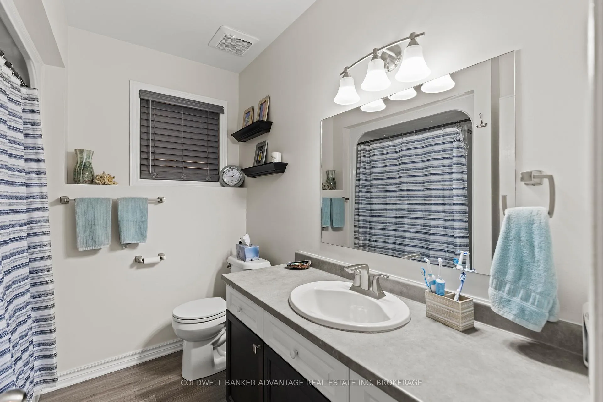 Photo 19 of 8097 Woodsview Crescent, Niagara Falls, Ascot — HOMEH