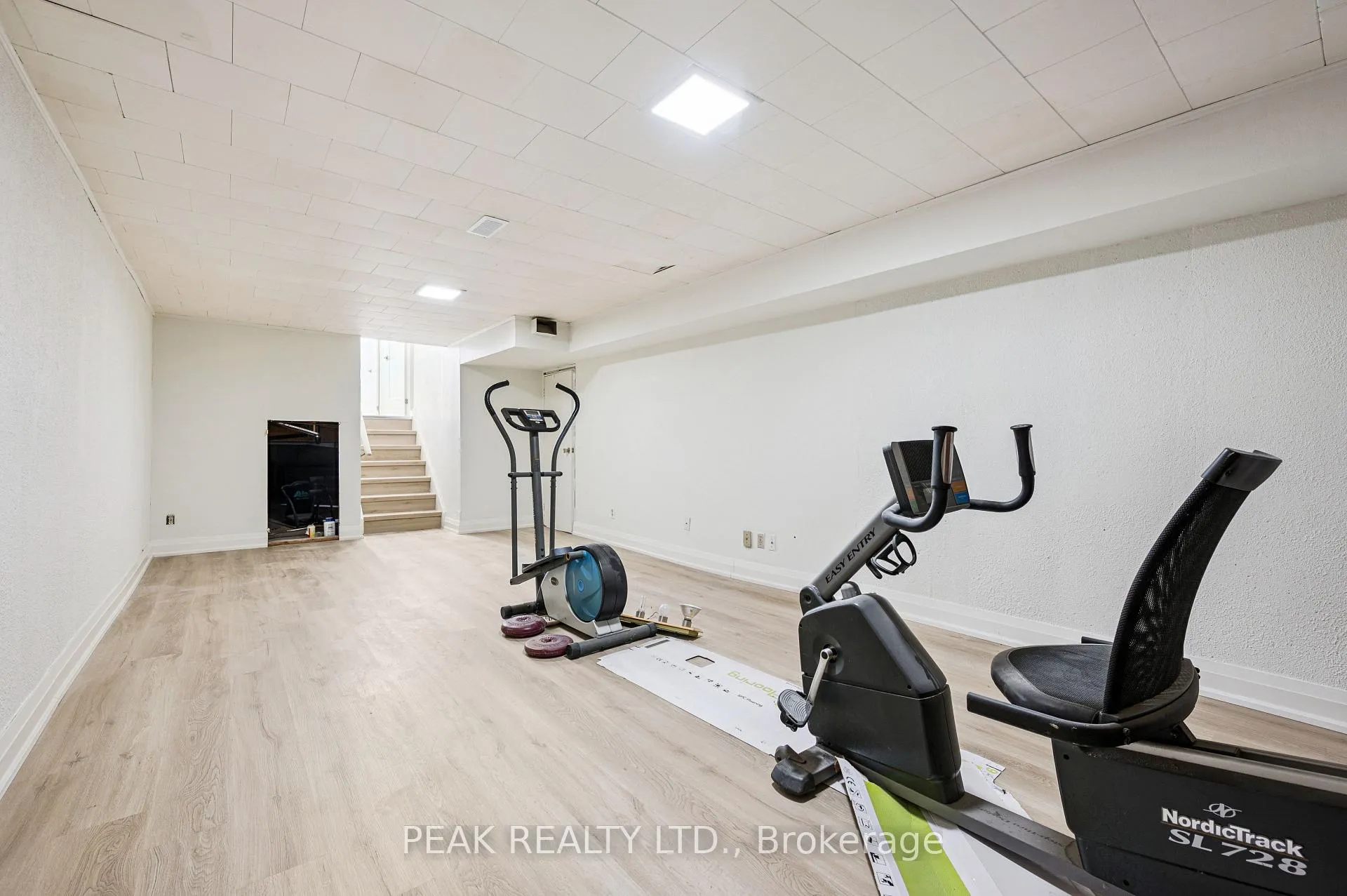 Photo 5 of 116 Markwood Drive, Kitchener — HOMEH