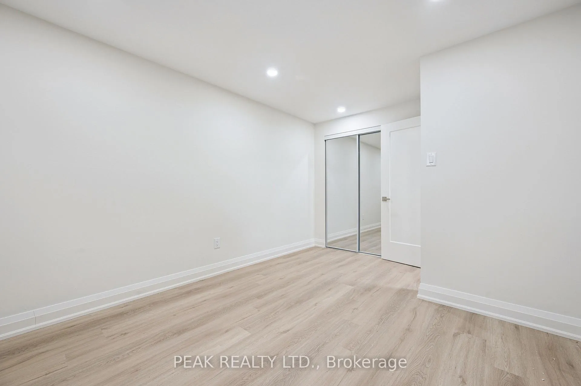 Photo 9 of 116 Markwood Drive, Kitchener — HOMEH