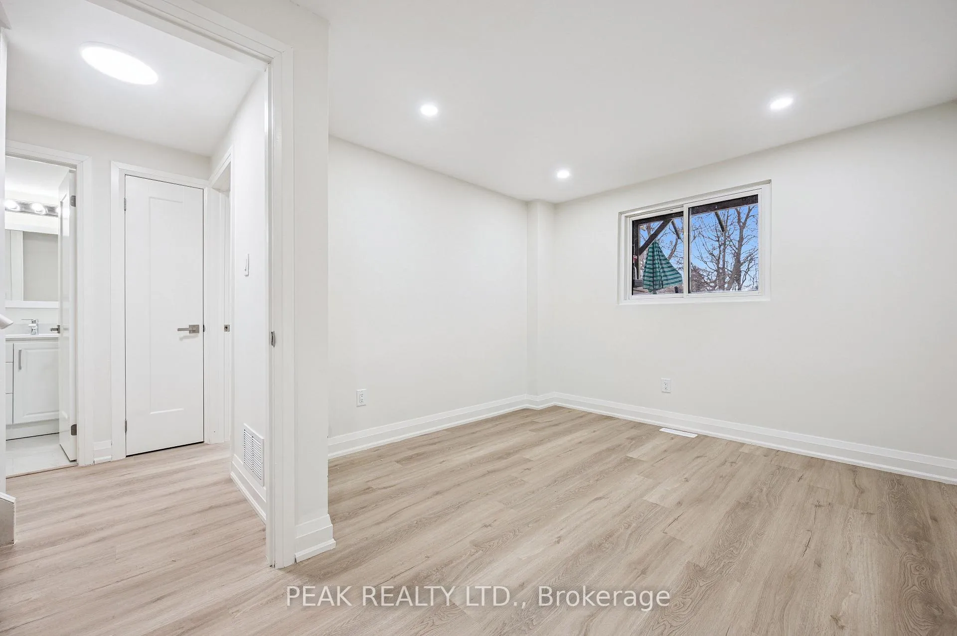 Photo 10 of 116 Markwood Drive, Kitchener — HOMEH