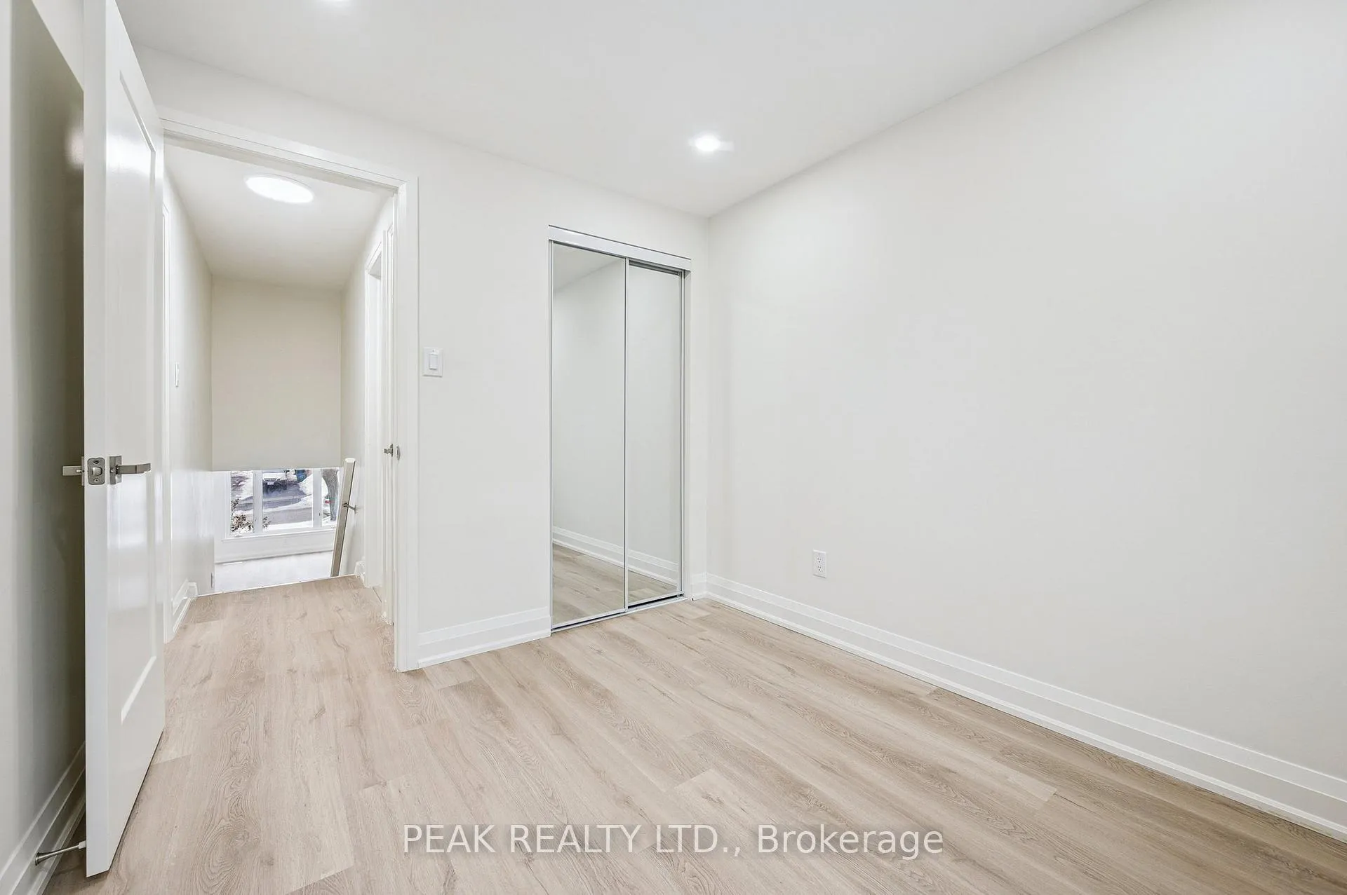 Photo 17 of 116 Markwood Drive, Kitchener — HOMEH