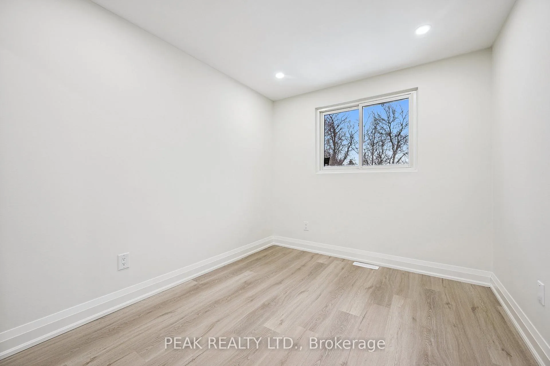 Photo 18 of 116 Markwood Drive, Kitchener — HOMEH