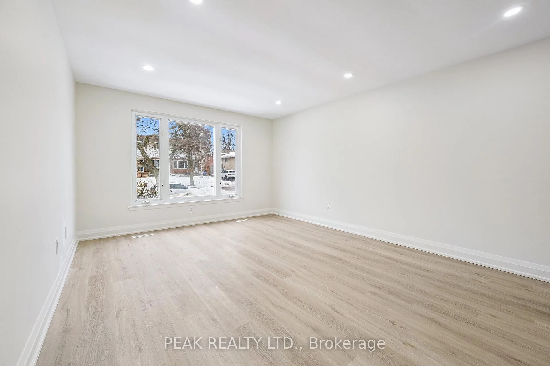 Photo 21 of 116 Markwood Drive, Kitchener — HOMEH