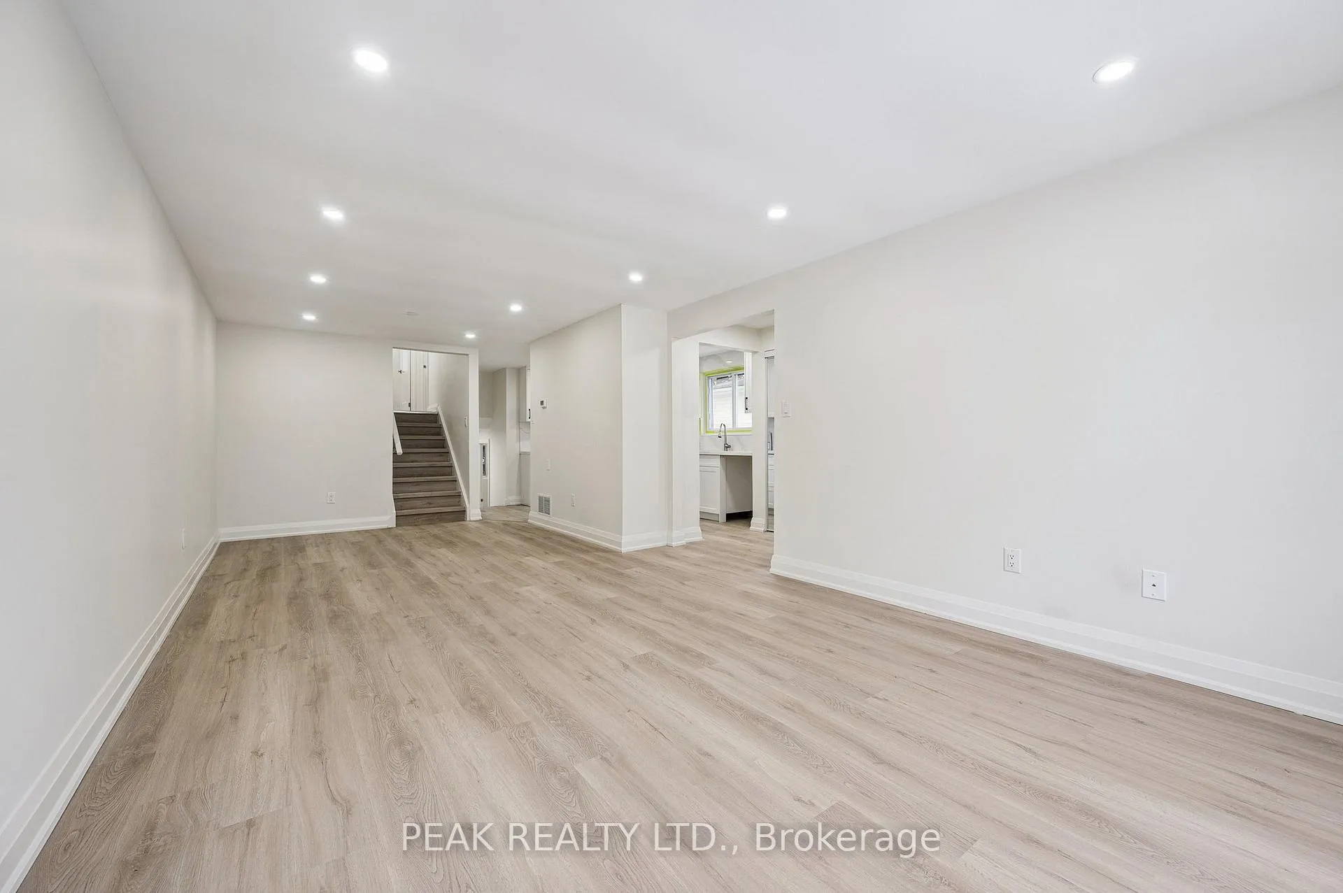 Photo 23 of 116 Markwood Drive, Kitchener — HOMEH