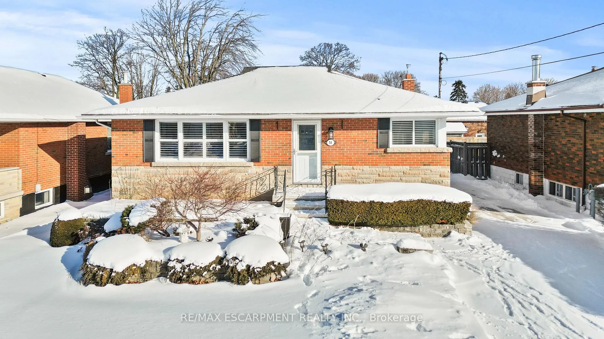 Photo 3 of 51 Elliott Avenue, Hamilton, Huntington — HOMEH