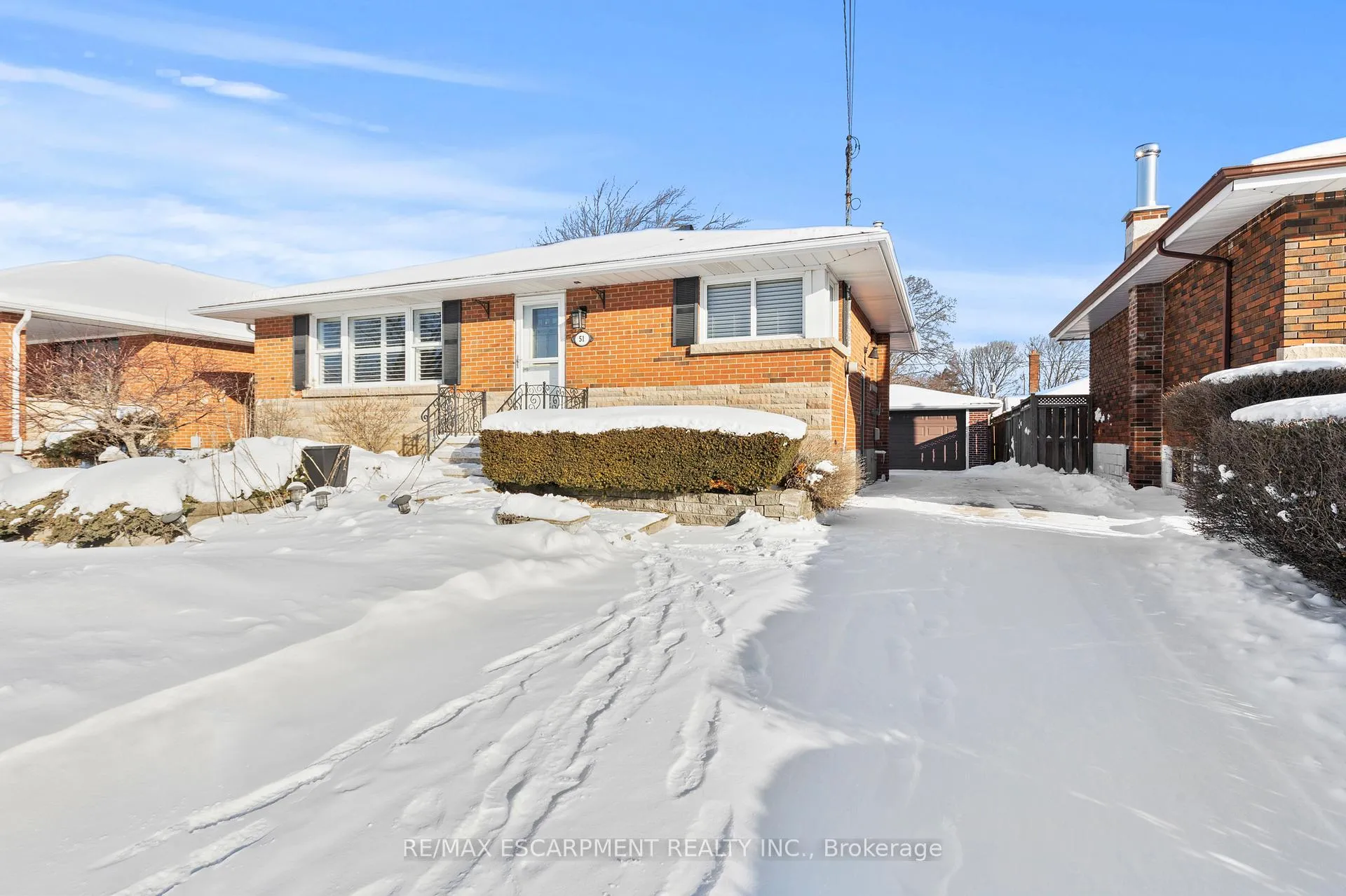 Photo 4 of 51 Elliott Avenue, Hamilton, Huntington — HOMEH