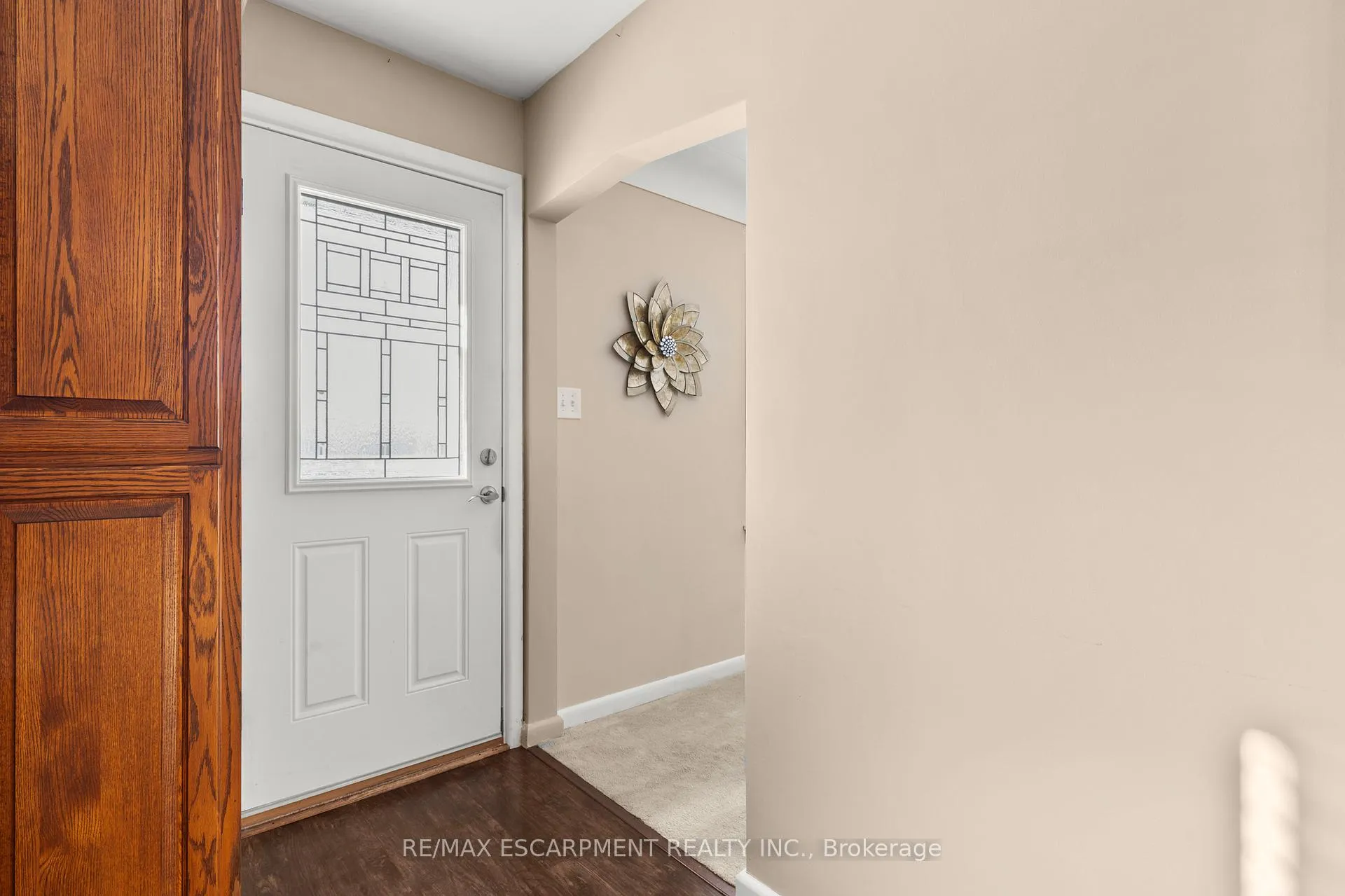 Photo 9 of 51 Elliott Avenue, Hamilton, Huntington — HOMEH