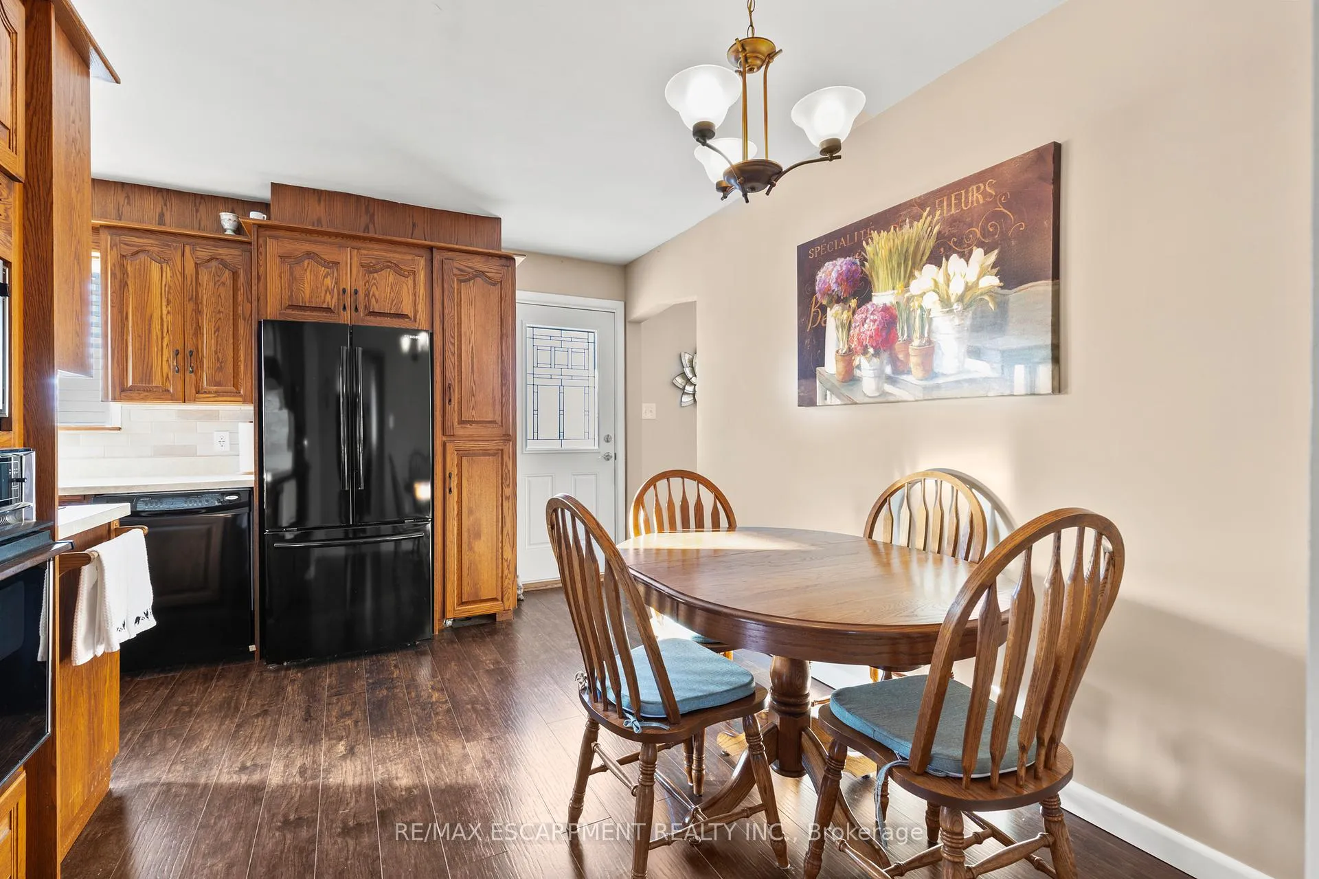 Photo 10 of 51 Elliott Avenue, Hamilton, Huntington — HOMEH