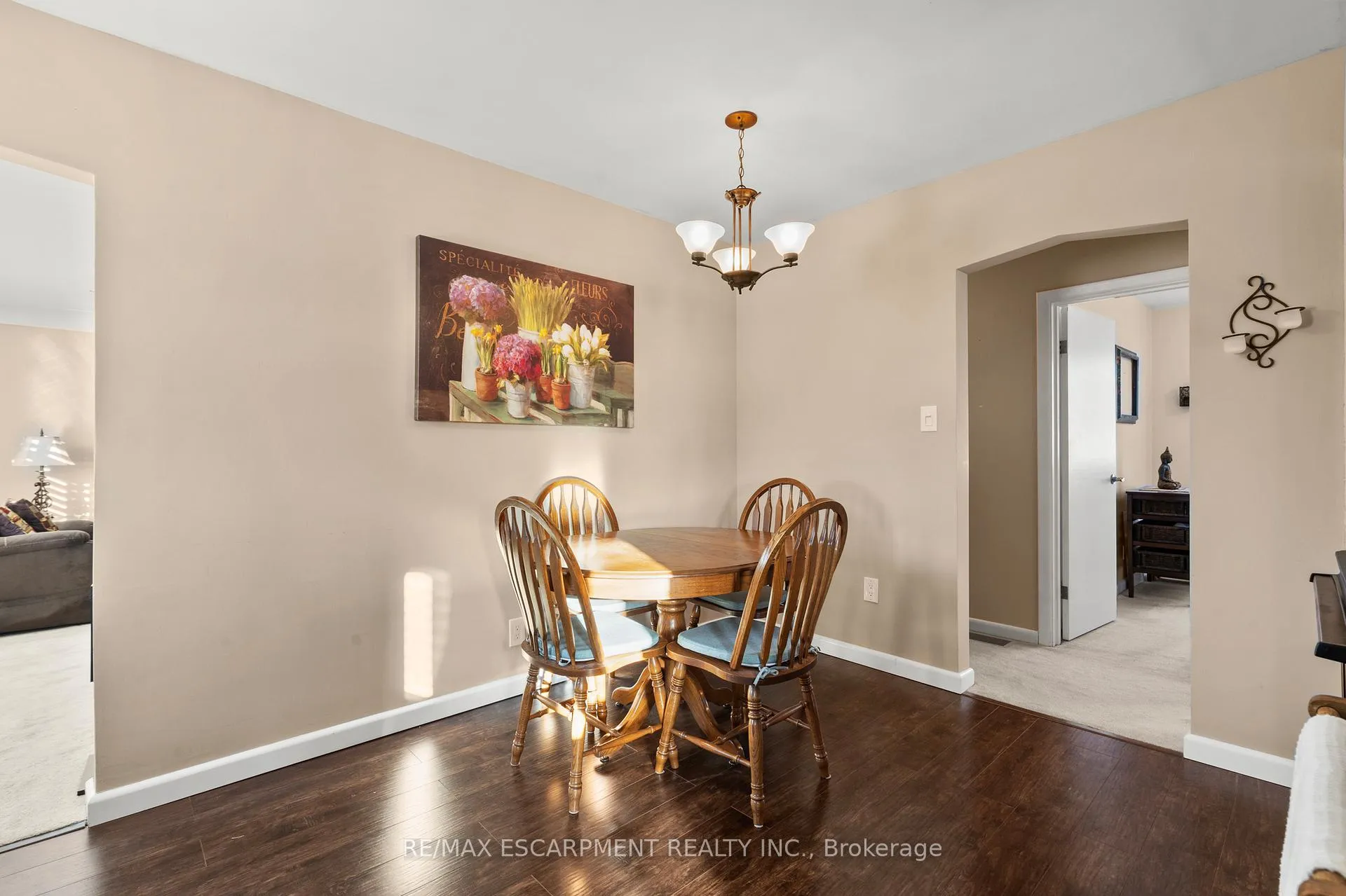 Photo 12 of 51 Elliott Avenue, Hamilton, Huntington — HOMEH
