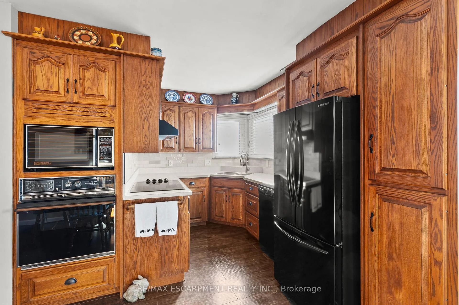 Photo 13 of 51 Elliott Avenue, Hamilton, Huntington — HOMEH