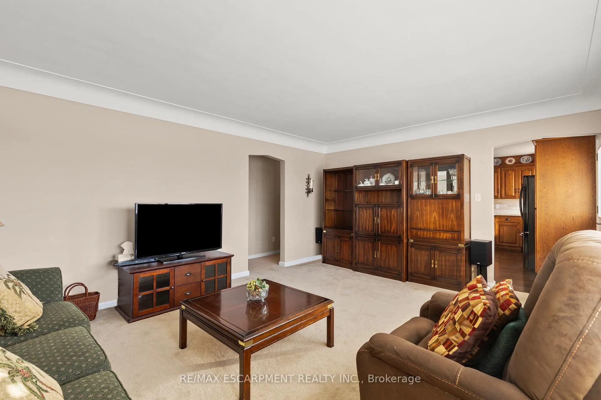 Photo 15 of 51 Elliott Avenue, Hamilton, Huntington — HOMEH