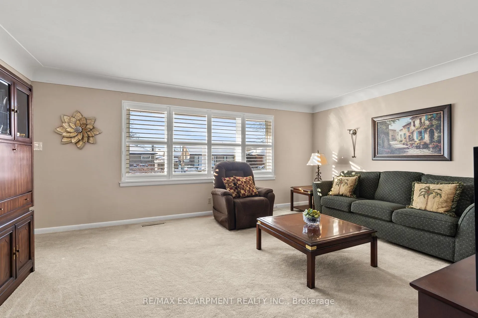 Photo 16 of 51 Elliott Avenue, Hamilton, Huntington — HOMEH