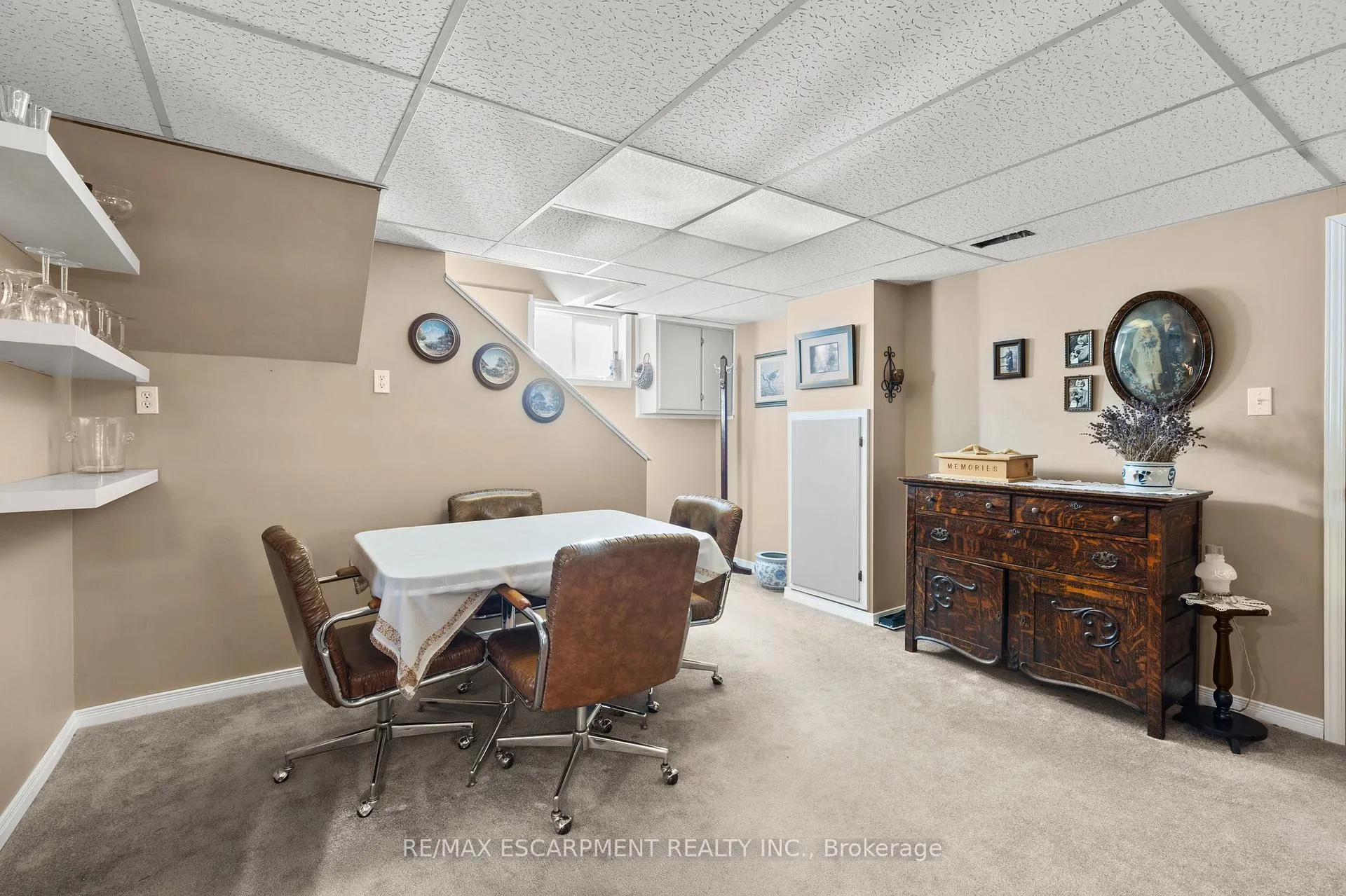Photo 27 of 51 Elliott Avenue, Hamilton, Huntington — HOMEH