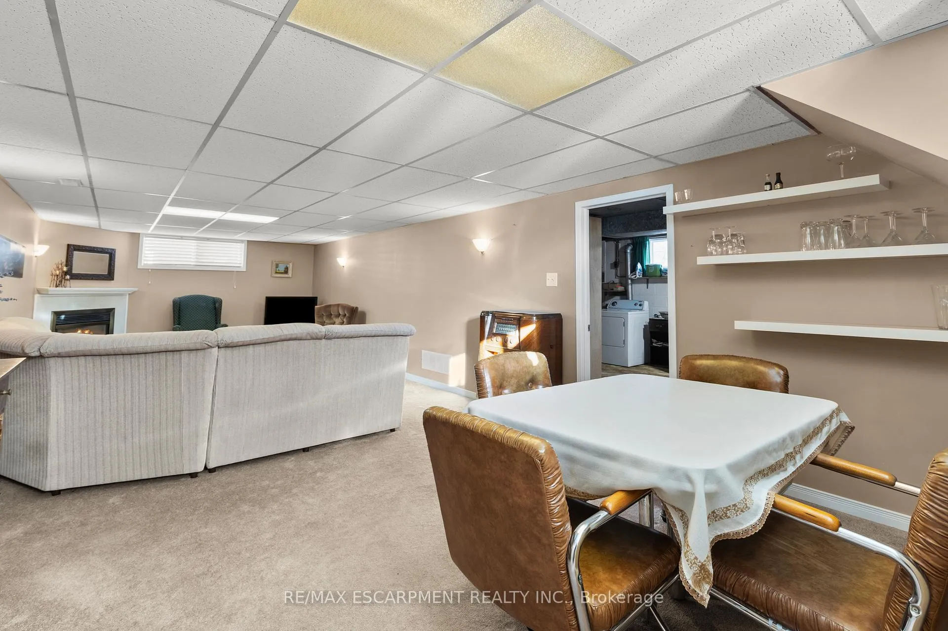 Photo 28 of 51 Elliott Avenue, Hamilton, Huntington — HOMEH
