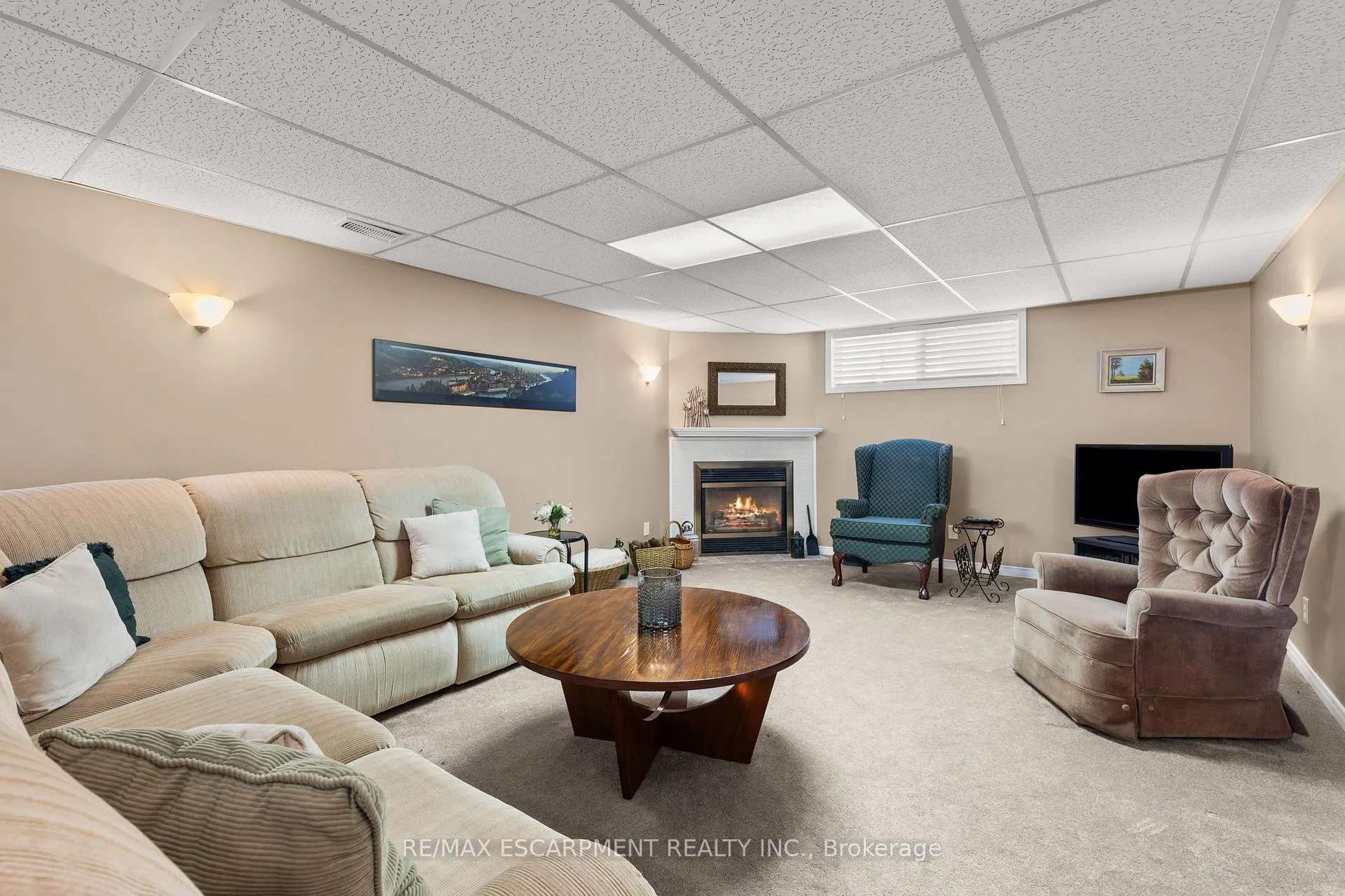 Photo 29 of 51 Elliott Avenue, Hamilton, Huntington — HOMEH