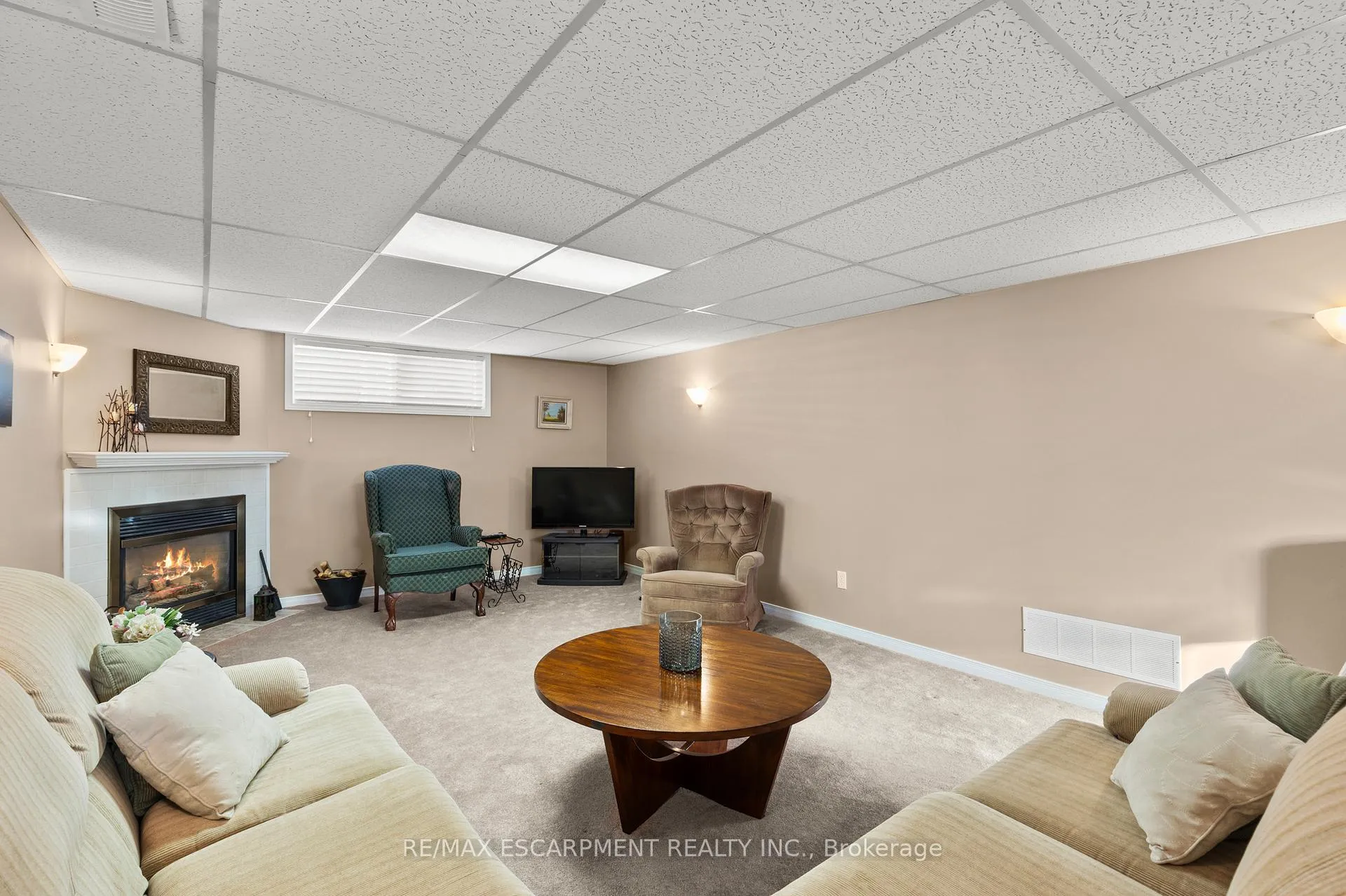 Photo 30 of 51 Elliott Avenue, Hamilton, Huntington — HOMEH