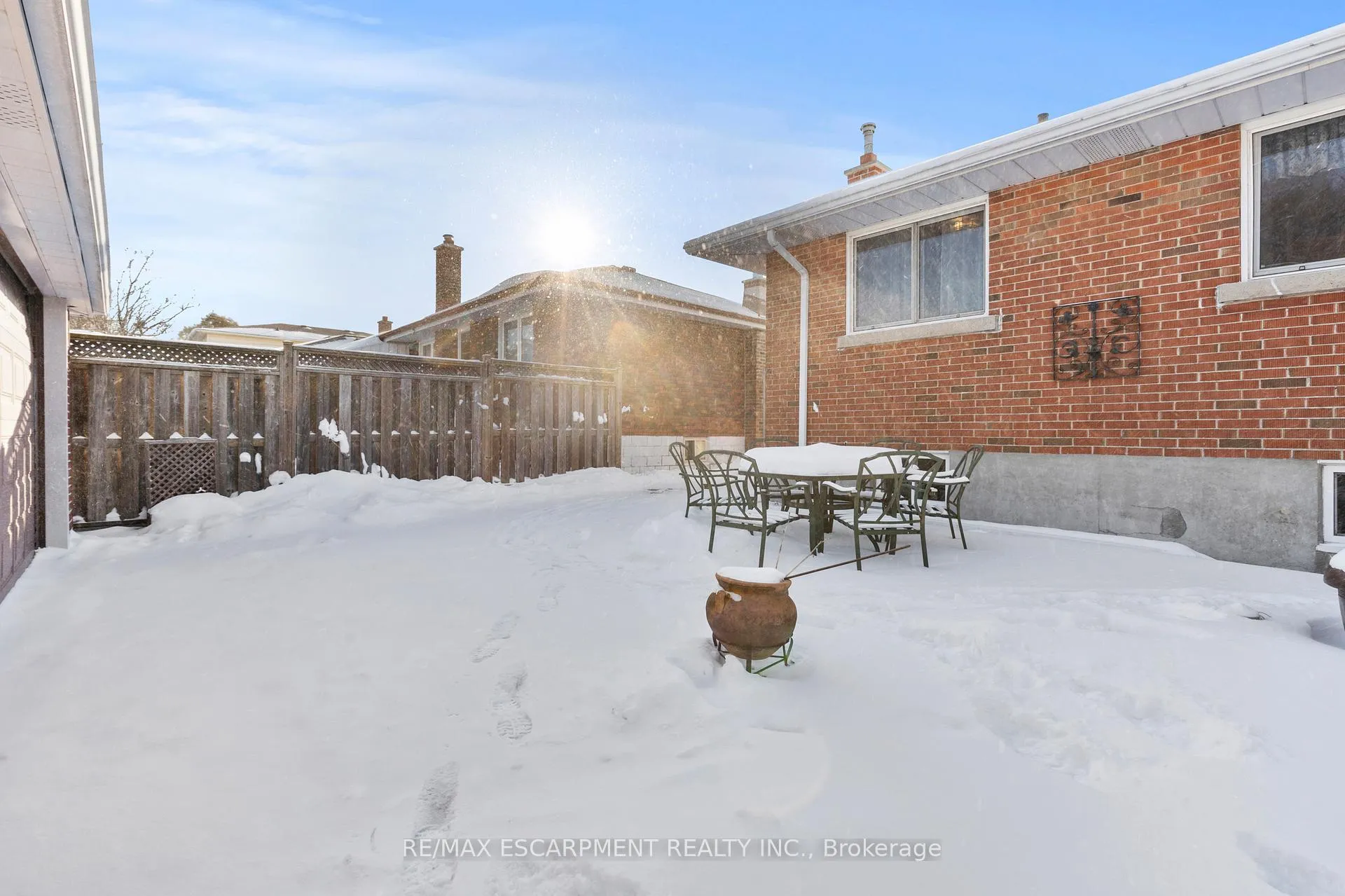 Photo 36 of 51 Elliott Avenue, Hamilton, Huntington — HOMEH
