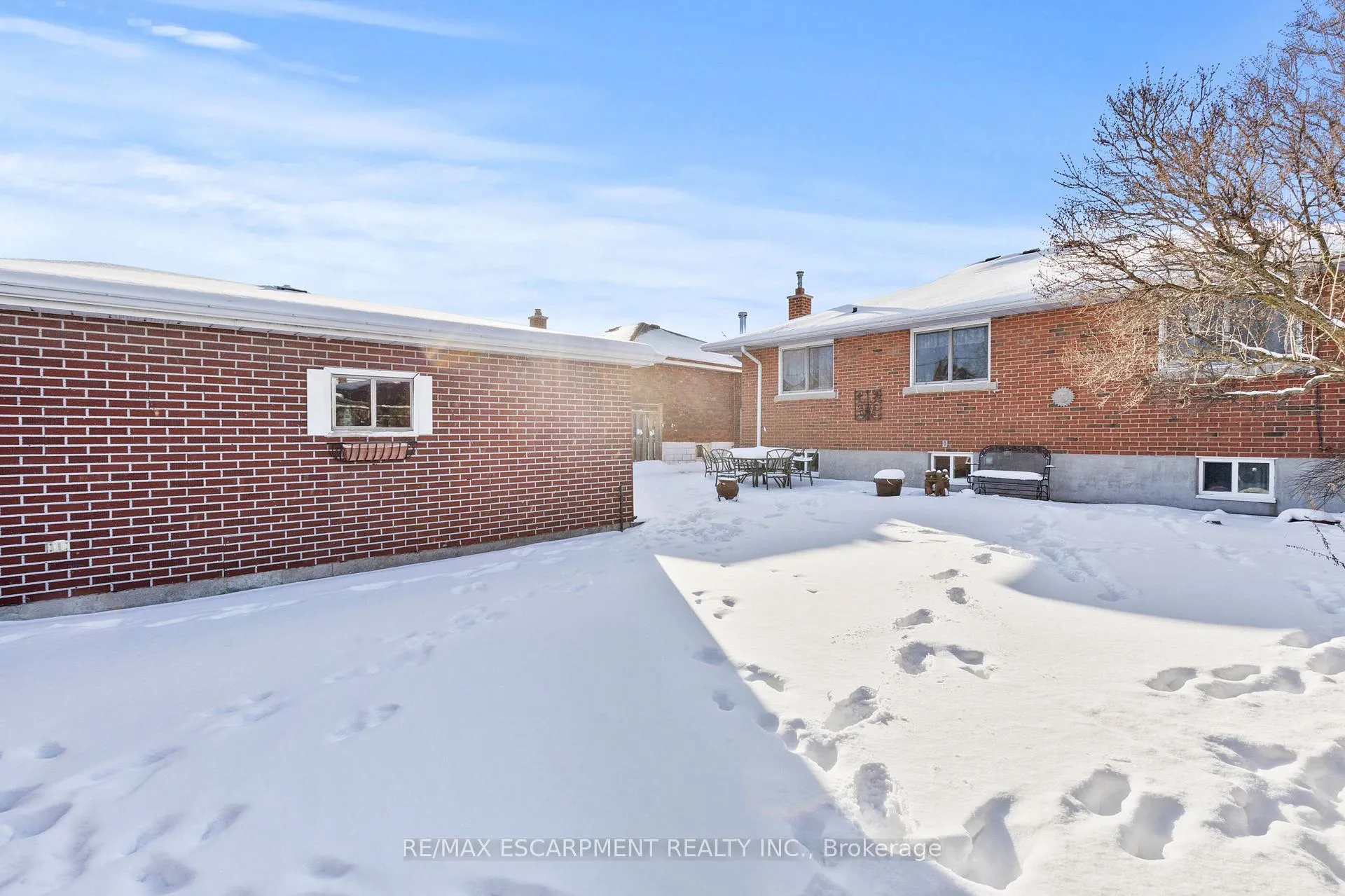 Photo 39 of 51 Elliott Avenue, Hamilton, Huntington — HOMEH